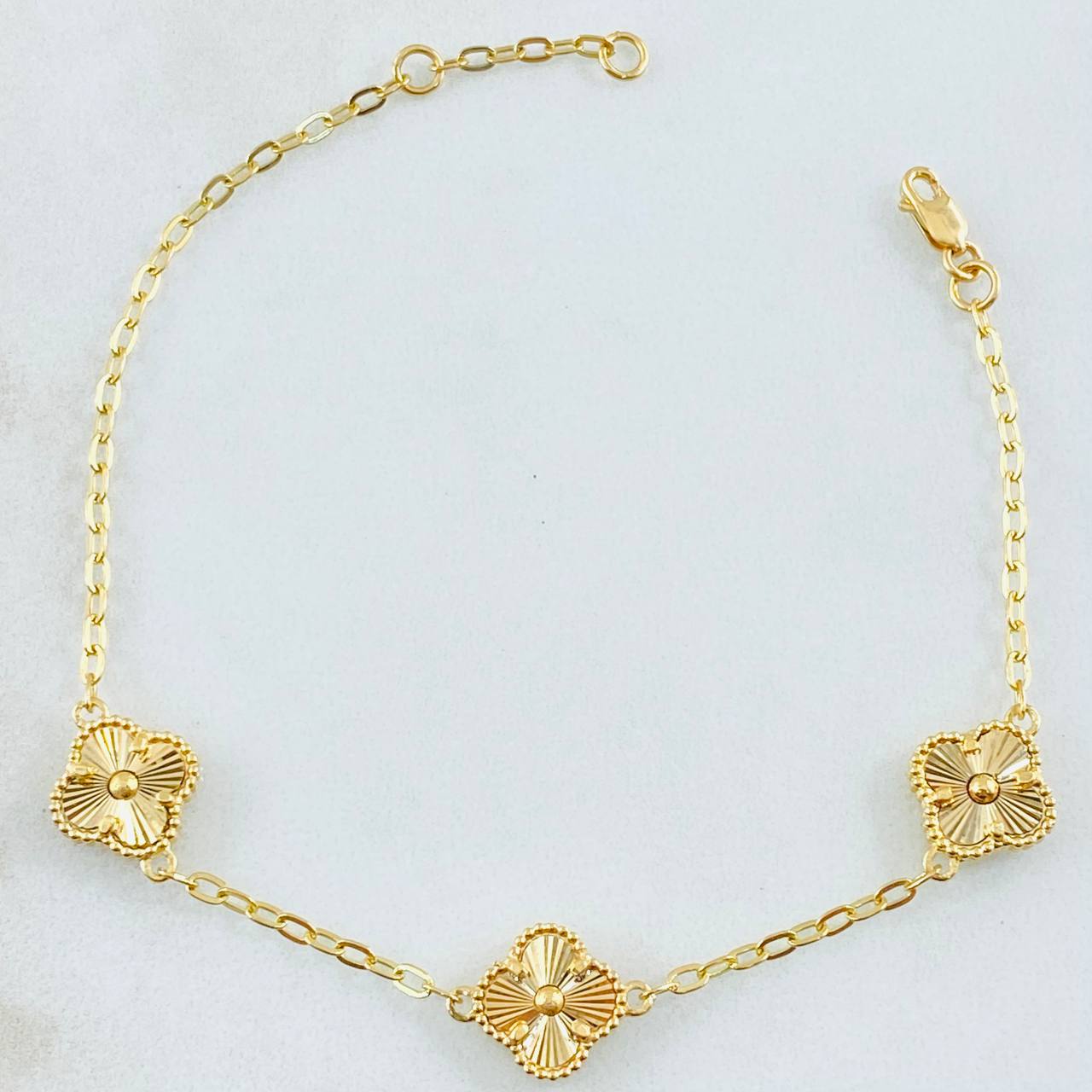 Pulso Trebol Dorado 5.3gr / 17.5cm-19cm / Oro Amarillo Nac.Esp. 18K