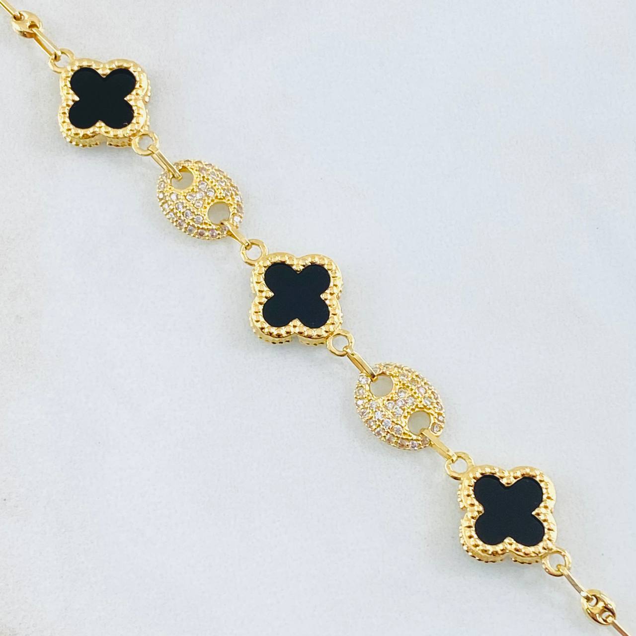 Pulso GC Trebol Negro-Dorado 6.35gr / 18.5cm / Oro Amarillo Nac.Esp. 18K