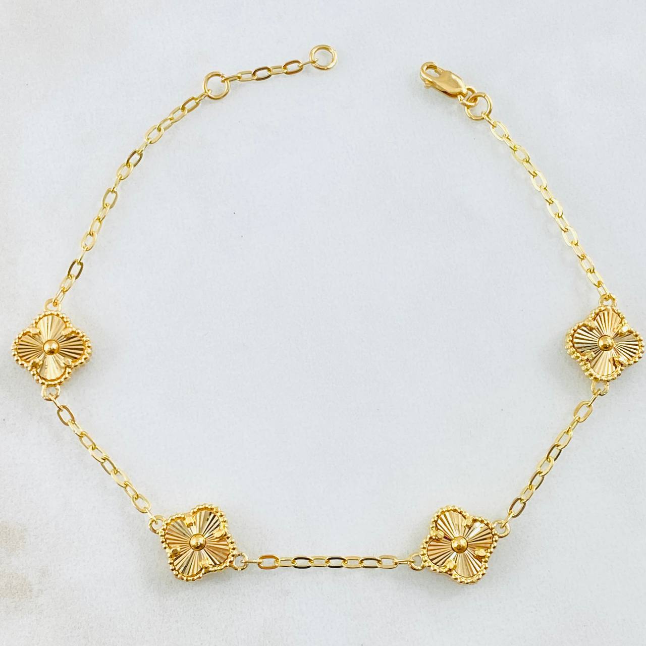Pulso Trebol Dorado 6.6gr / 18.5cm-20.5cm / Oro Amarillo Nac.Esp. 18K