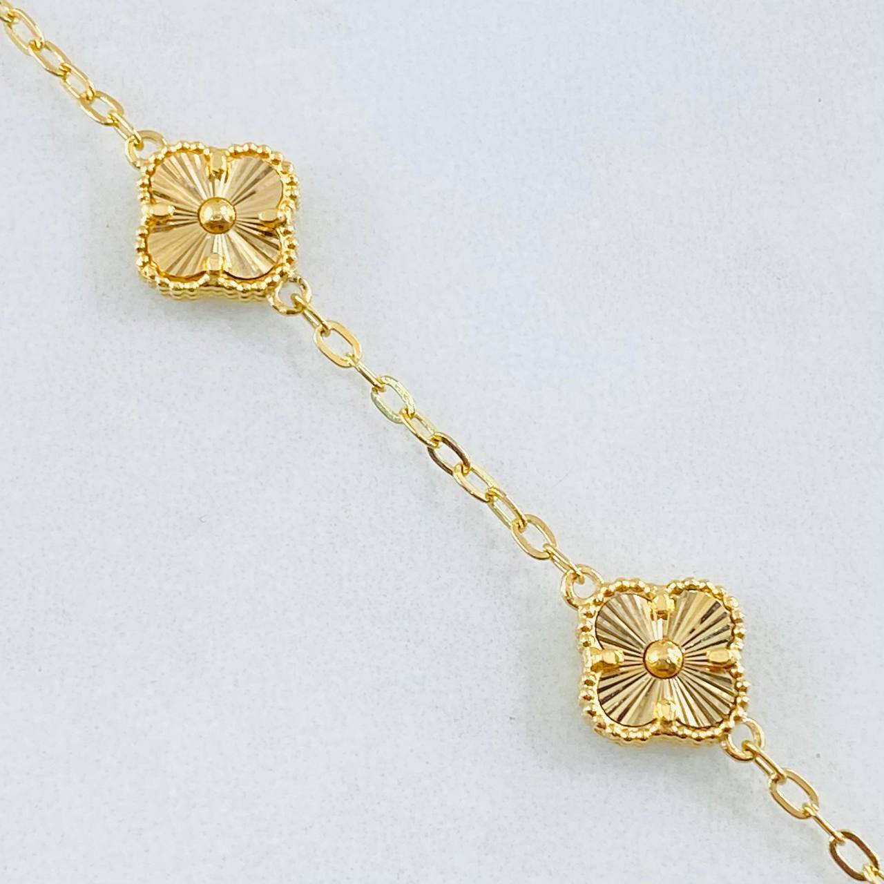 Pulso Trebol Dorado 6.6gr / 18.5cm-20.5cm / Oro Amarillo Nac.Esp. 18K