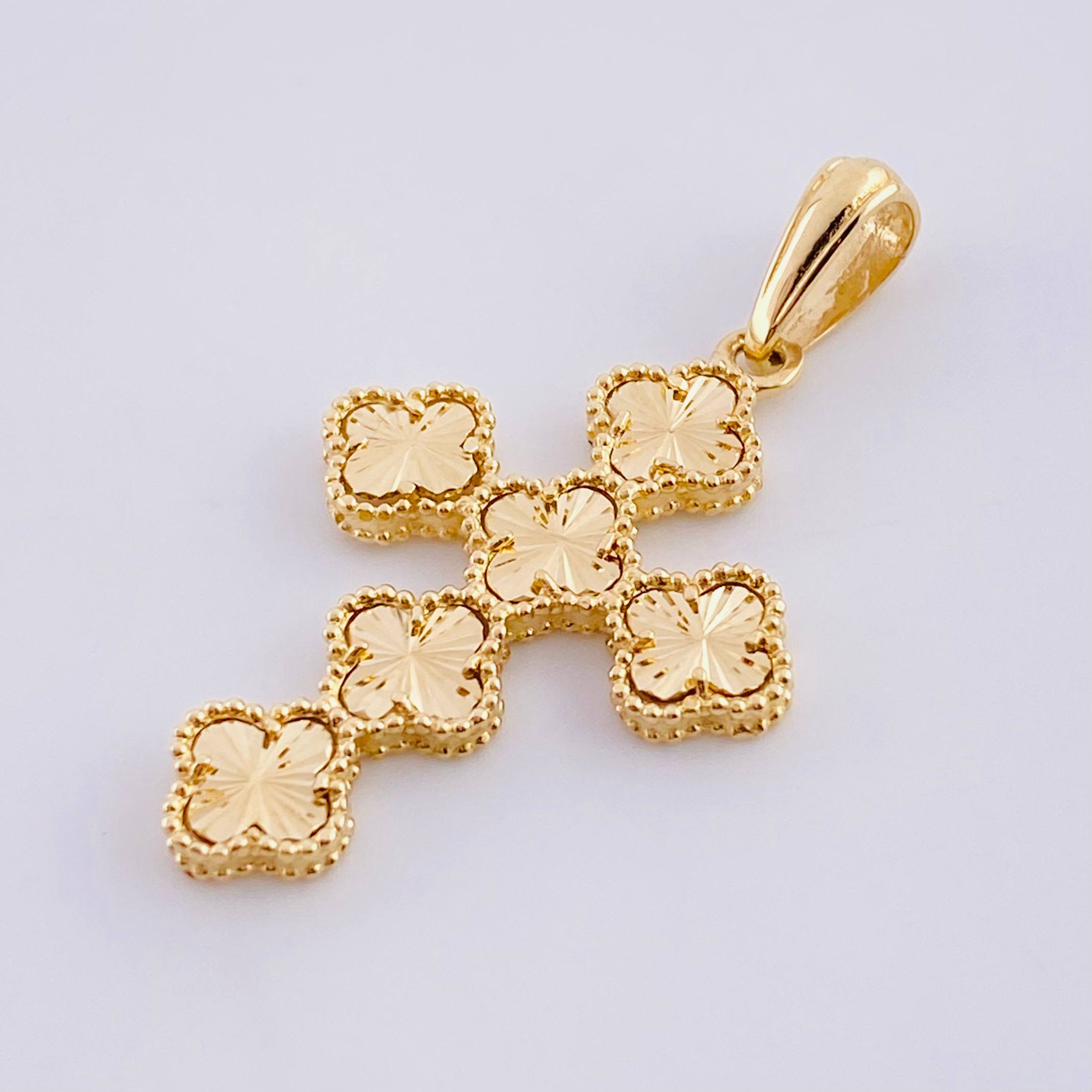Dije Cruz trebol diamantado 4.15g / 4.1cm Oro Amarillo 18K