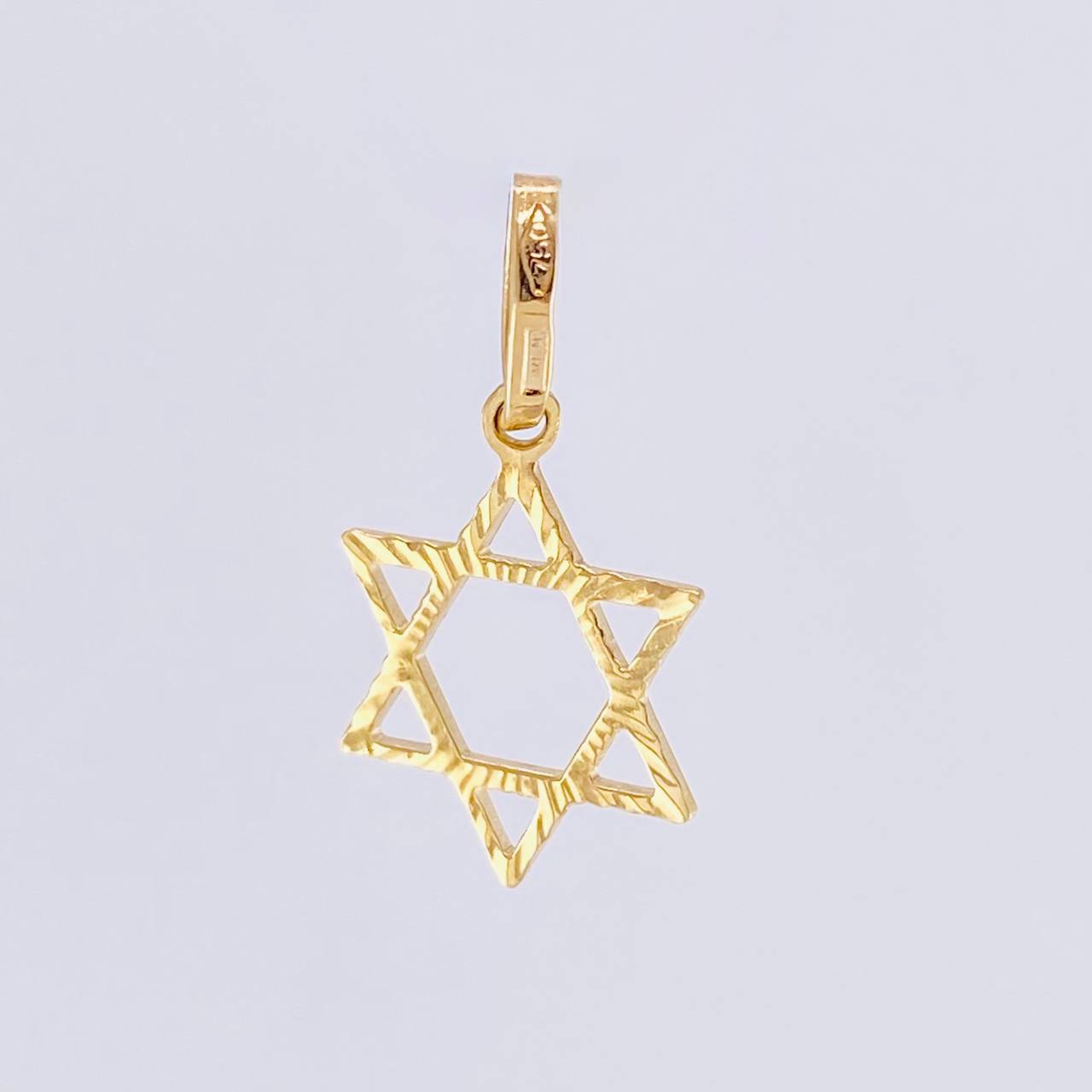 Dije Estrella de david diamantada 0.6g / 2cm Oro Amarillo 18K
