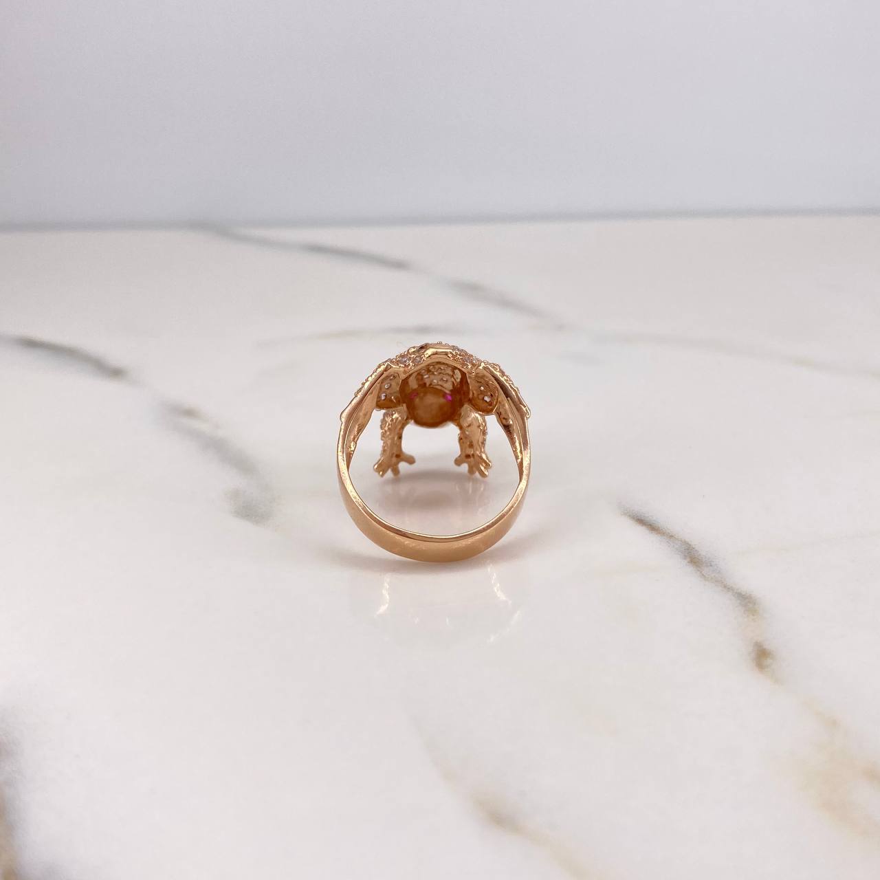 Anillo Rana 6.85gr / T8 3/4 / Circones Fucsias Blancos Oro Rosa 18K $