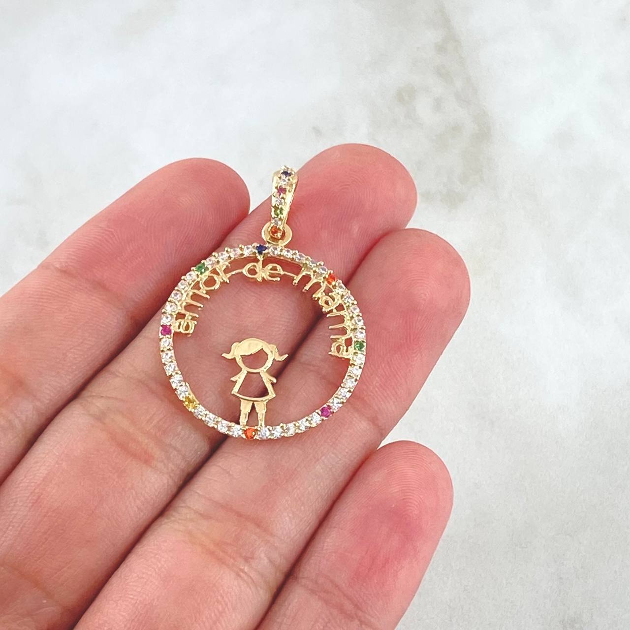 Dije Aro Amor de Mamá 2.15gr / 3.4cm / Silueta Circones Multicolor Oro Amarillo 18K ©