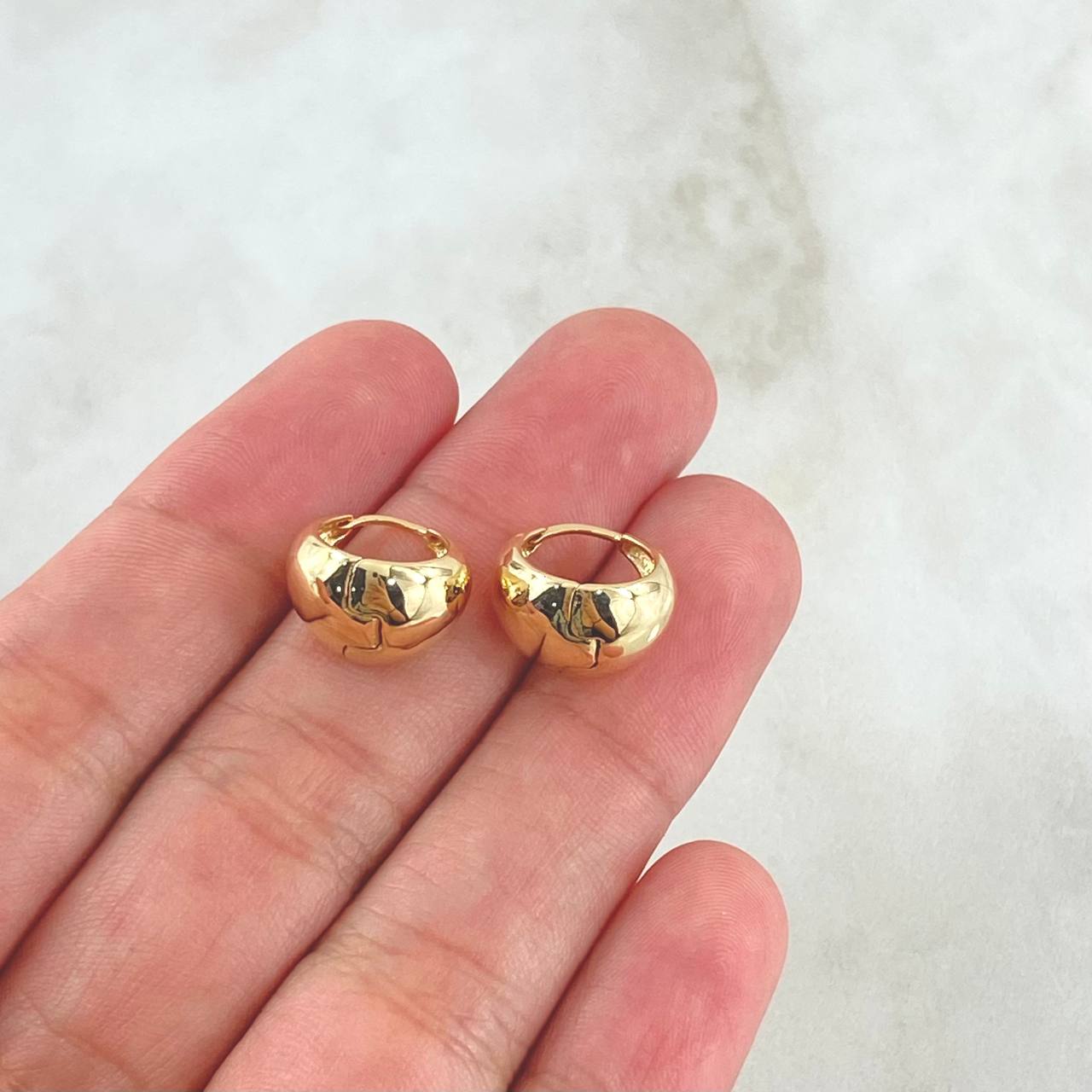 Candongas Dali 4.55gr / 1.2cm / Lisas Oro Amarillo 18K ©