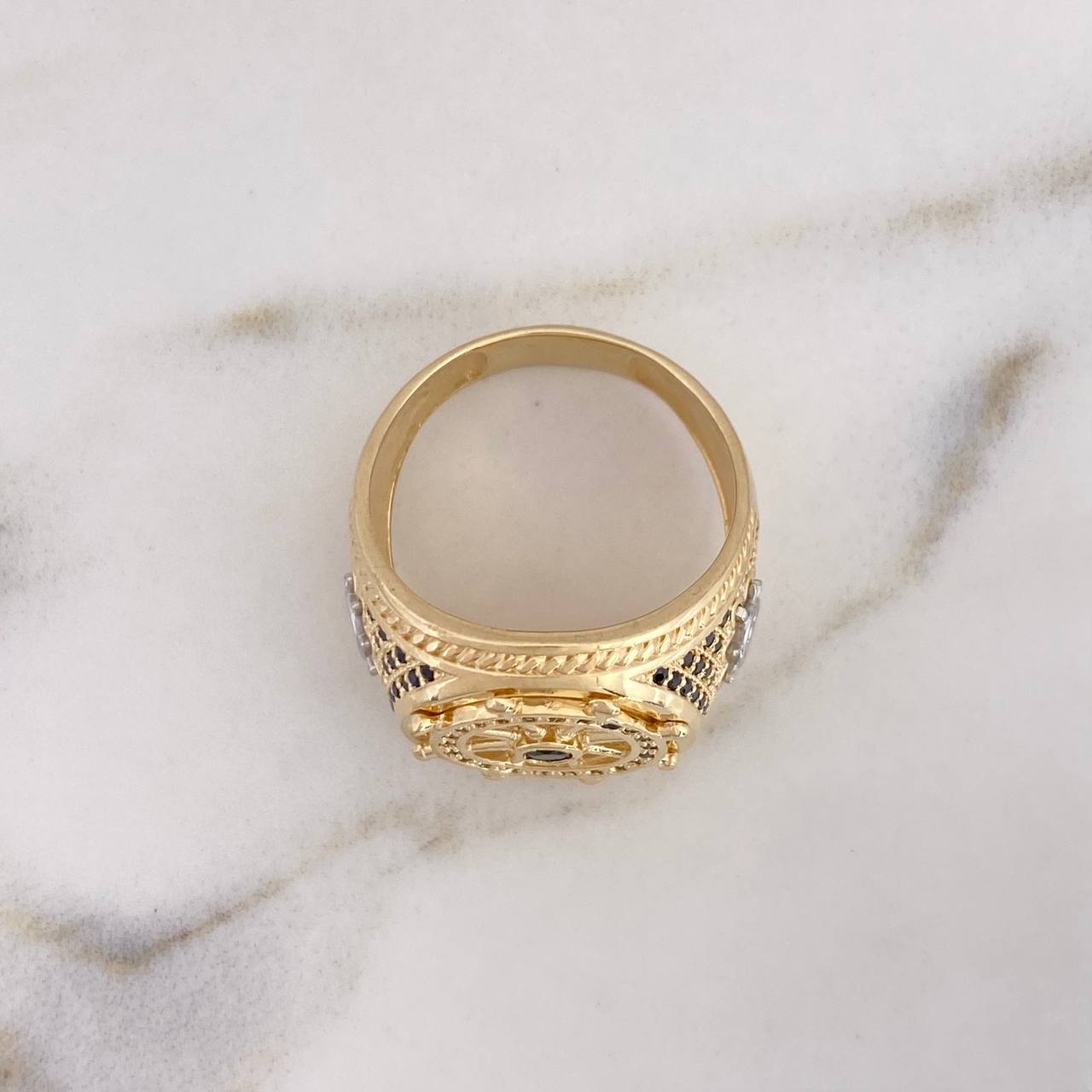 Anillo Timon 12.05gr / T10 3/4 / Circones Negros Dos Oros Amarillo Blanco 18K $
