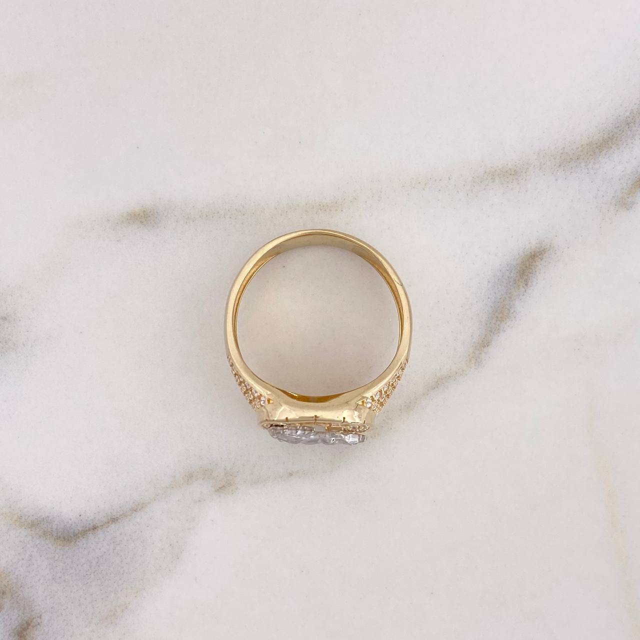 Anillo Herradura Caballo 6.4gr / T9 / Circones Blancos Dos Oros Amarillo Blanco 18K $
