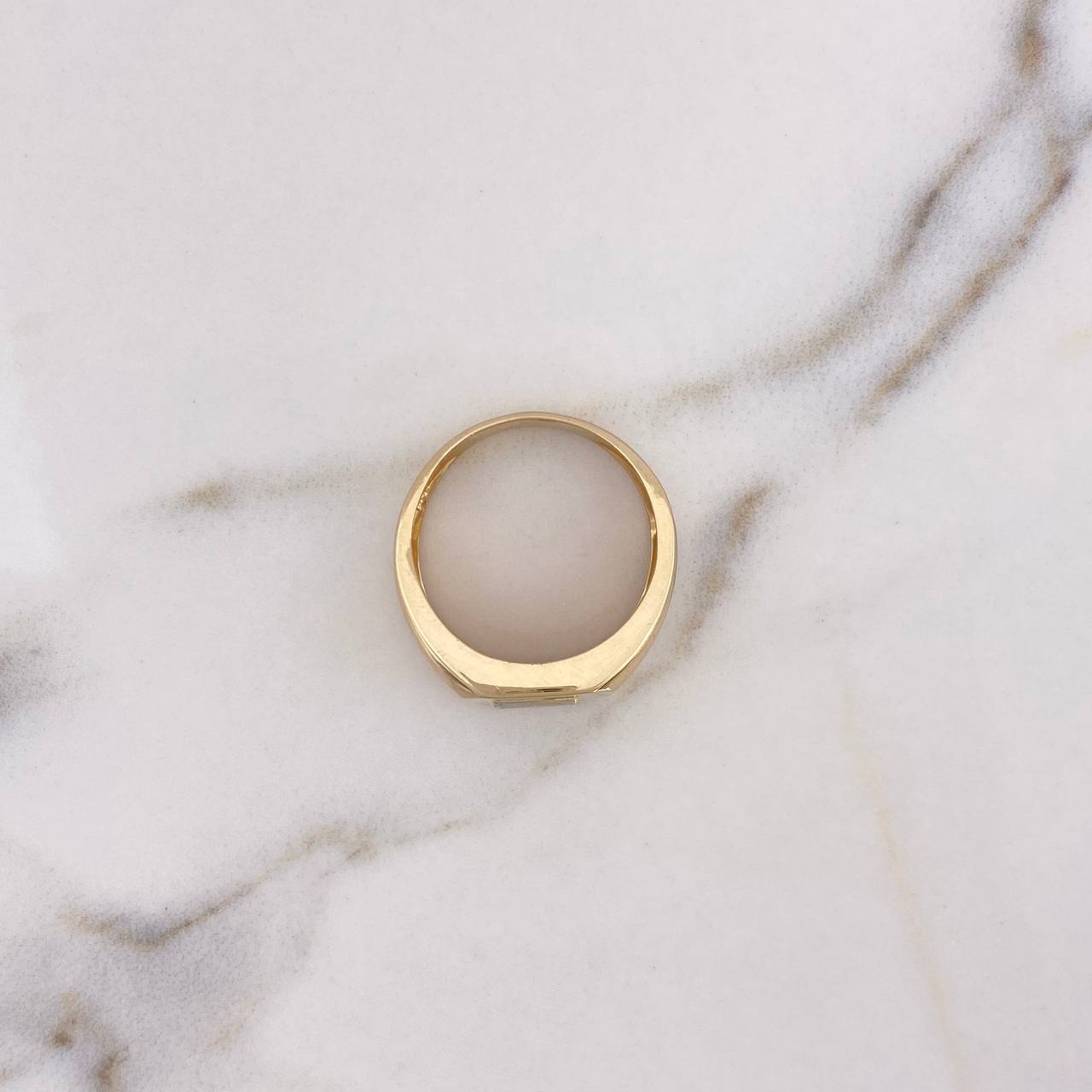Anillo Sello Correa Cuadrado 8.75gr / T10 1/4 / Circones Blancos Dos Oros Amarillo Blanco 18K $