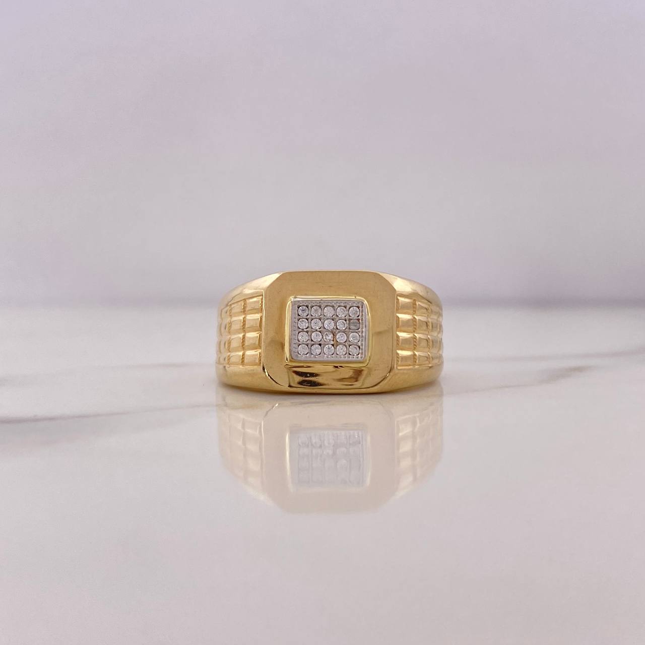 Anillo Sello Correa Cuadrado 8.75gr / T10 1/4 / Circones Blancos Dos Oros Amarillo Blanco 18K $