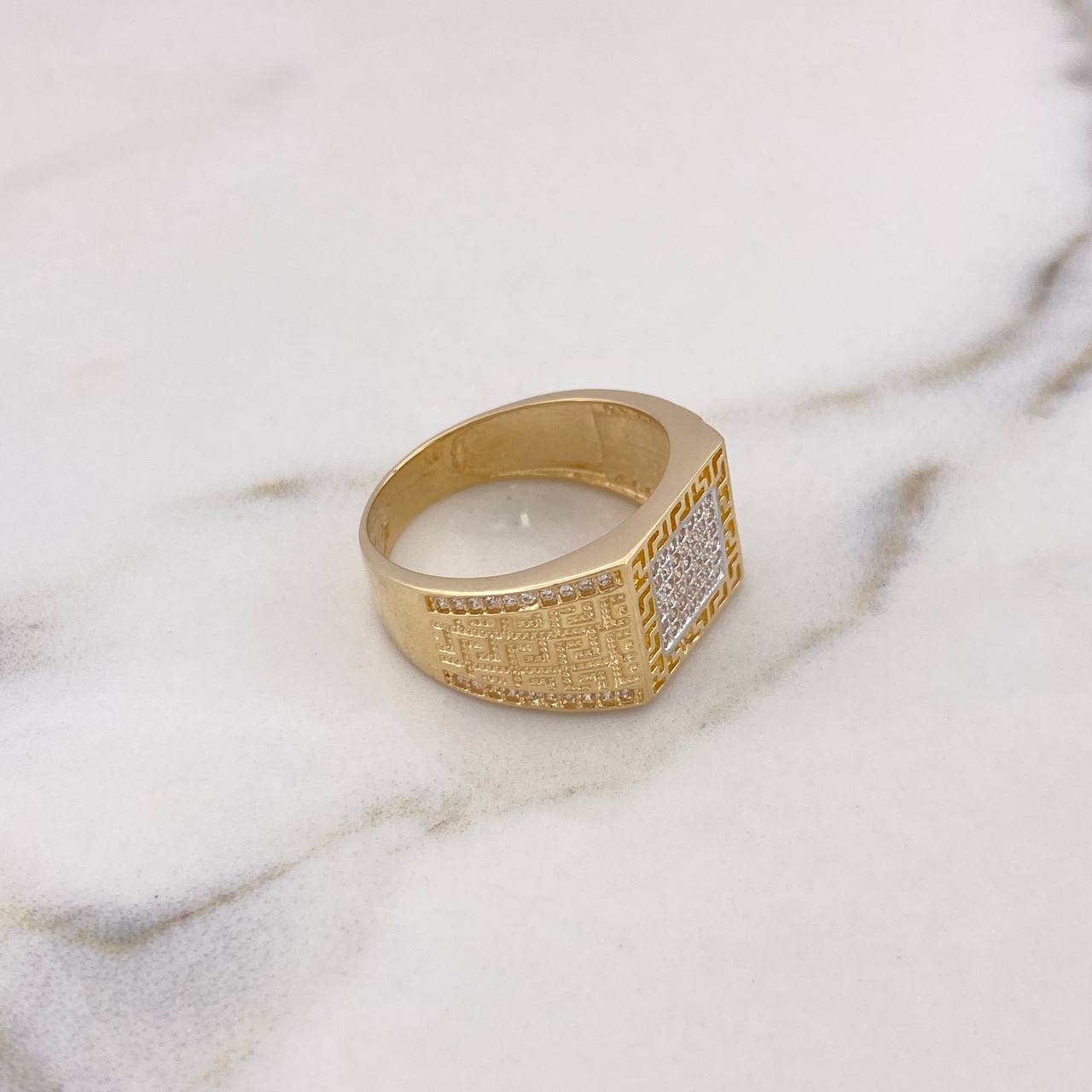 Anillo Cuadrado Tribales 8.8gr / T10 1/2 / Circones Blancos Dos Oros Amarillo Blanco 18K $