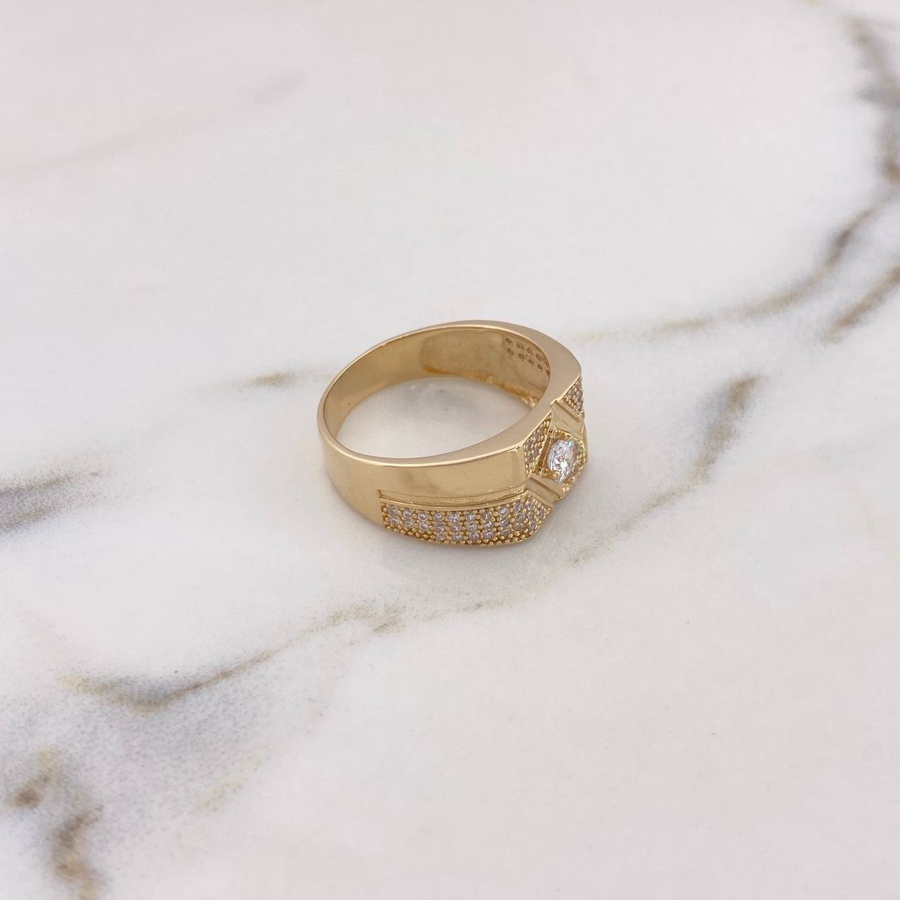 Anillo Rombo 8.3gr / T10 3/4 / Circones Blancos Oro Amarillo 18K $