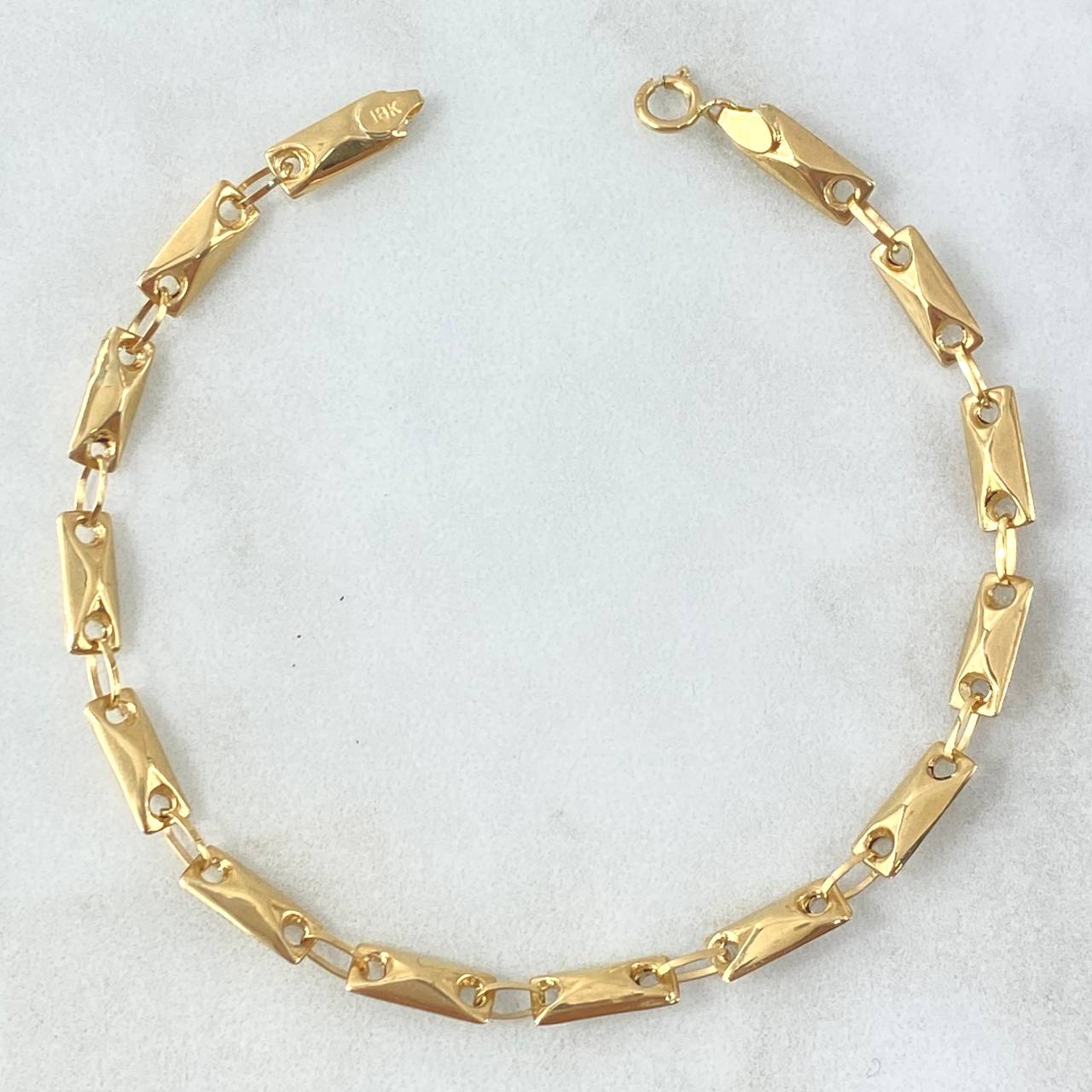 Pulso Adije Liso 3.55gr / 18.5cm / 4mm Oro Amarillo 18K