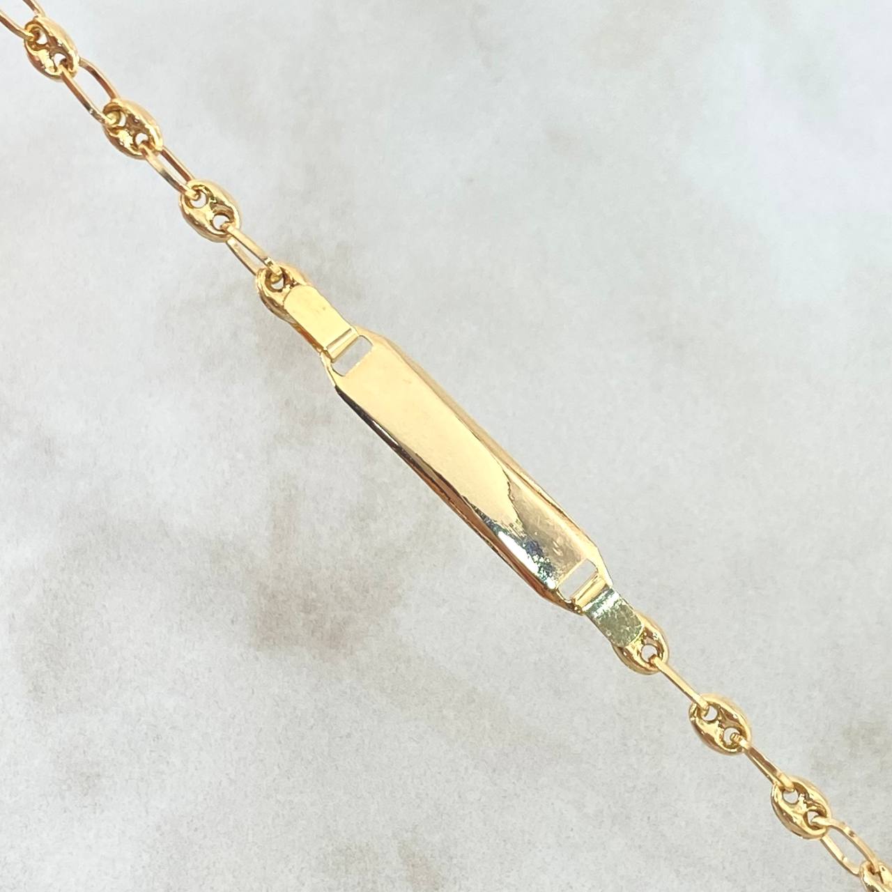 Pulso Bebé GC 1.75gr / 15cm / 3mm Placa Rectangular octagonal Curva  Oro Amarillo 18K
