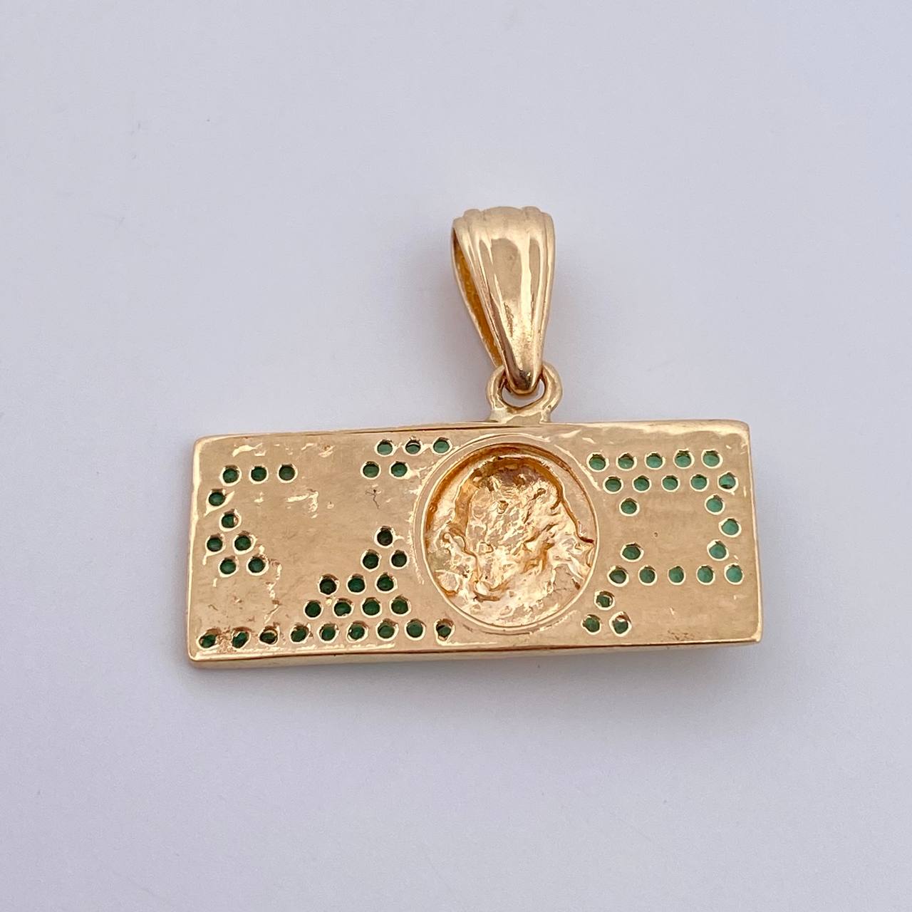 Dije One  Dólar 3.15gr / 2.5cm / Circones Verdes Oro Amarillo 18K $