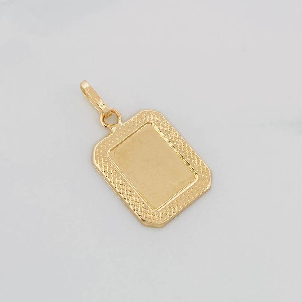 Dije Placa Cuadrada Marco Bordeado 0.55g / 2cm Oro Amarillo 18K