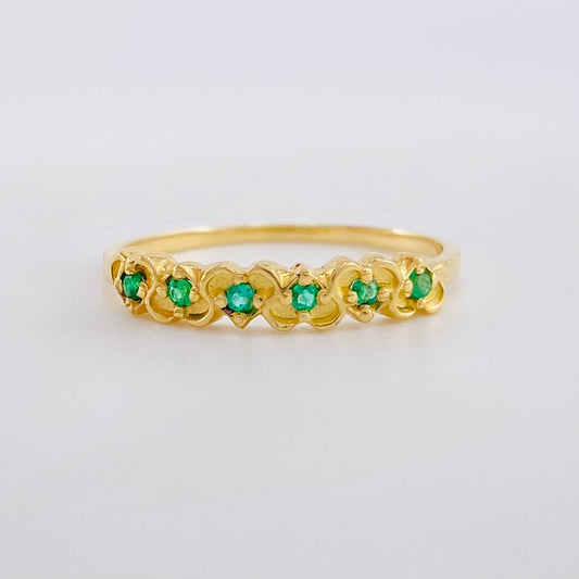 Anillo Corazones Intercalados Esmeraldas 15pts 1.55gr / T6 1/4 / Oro 18K╦