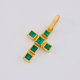 Dije Cruz Latina Cuadricular Esmeraldas 30 Pts 0.9 g / 2 cm Oro Amarillo 18K