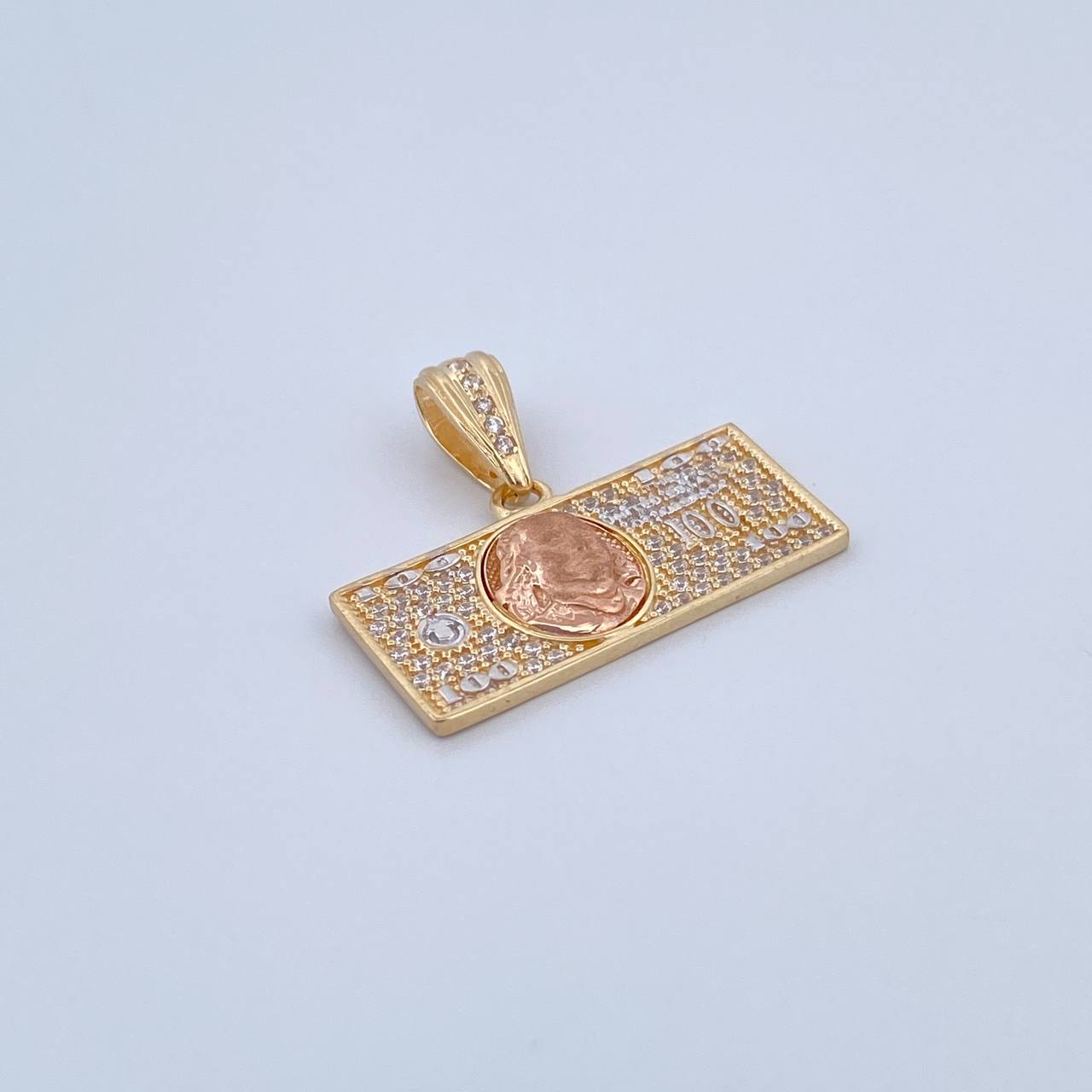 Dije One Dólar 3.6gr / 2.5cm / Circones Blancos Tres Oros 18K &