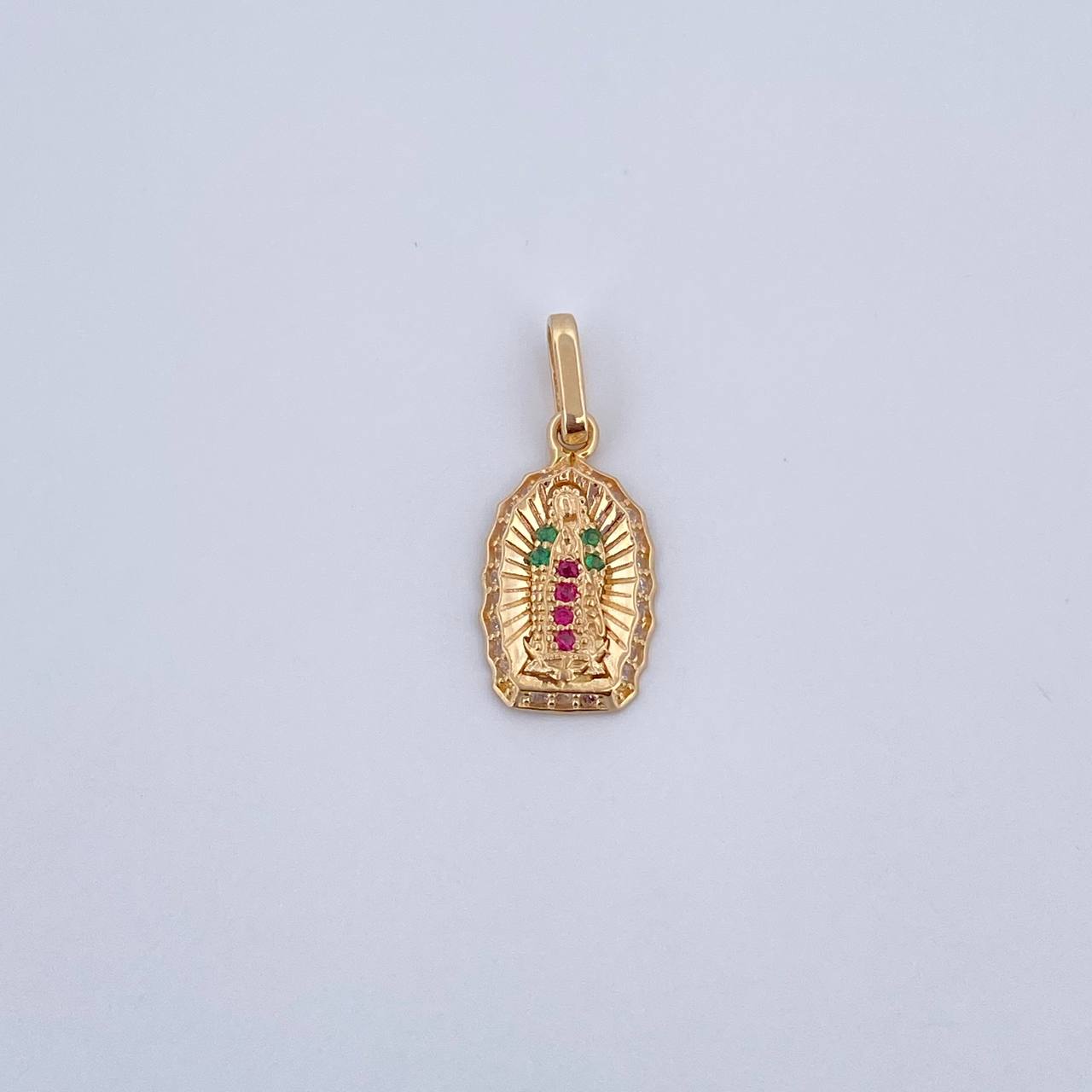 Dije Virgen Guadalupe 1.2gr / 2.1cm / Circones Fucsias Verdes Blancos Oro Amarillo 18K &