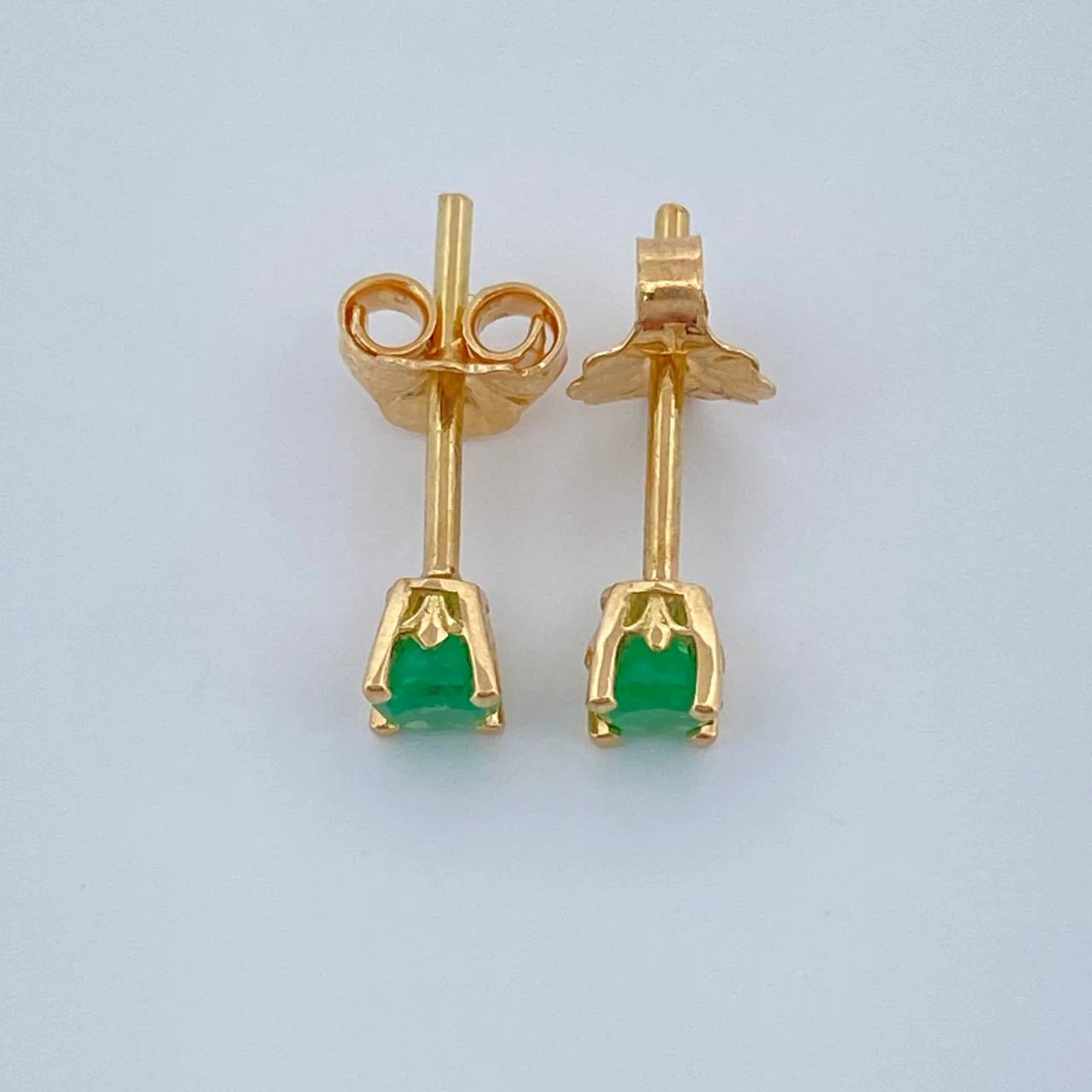 Topos Cuatro Garras 60 Pts Esmeralda 1 g / 4.6 mm Oro Amarillo 18K