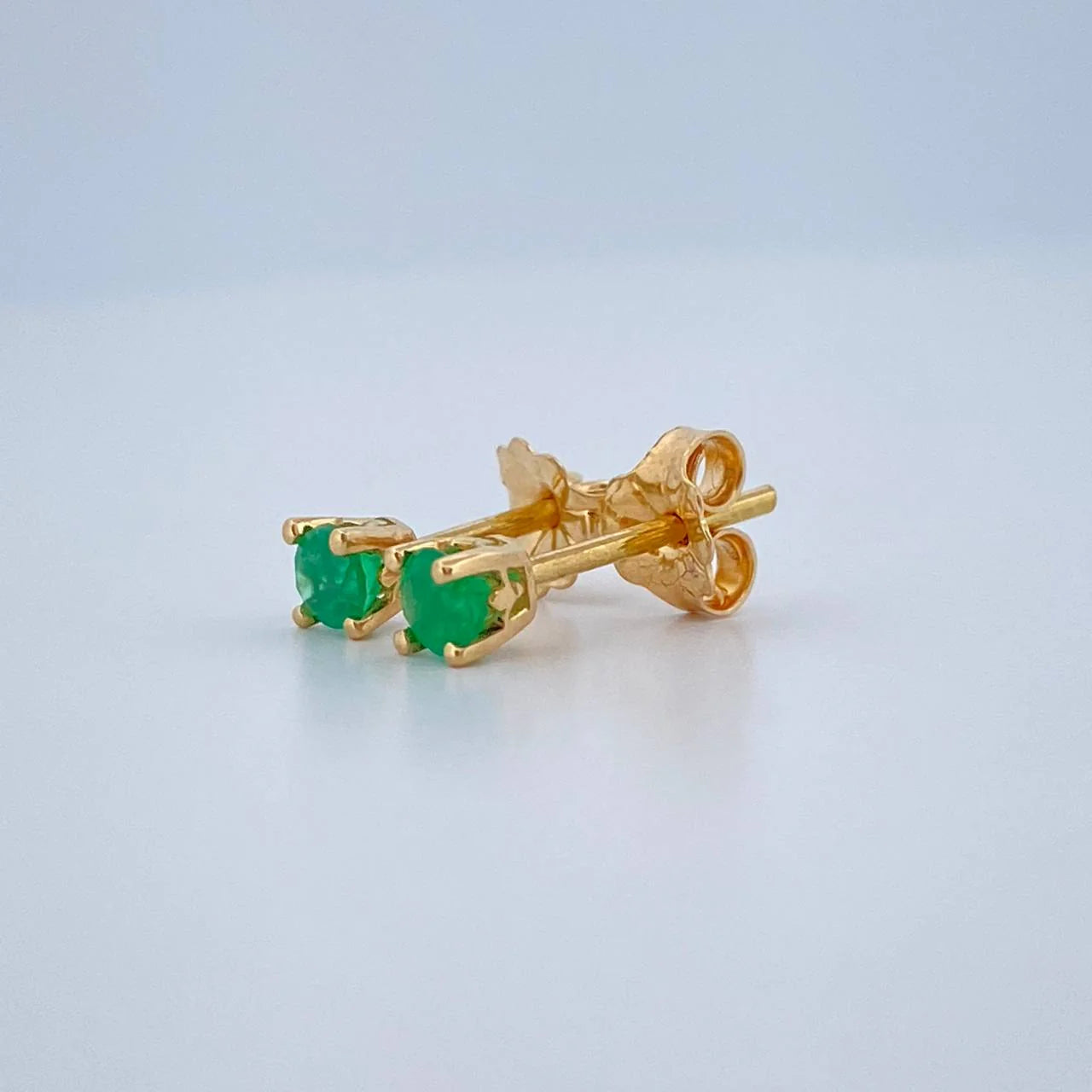 Topos Cuatro Garras 60 Pts Esmeralda 1 g / 4.6 mm Oro Amarillo 18K