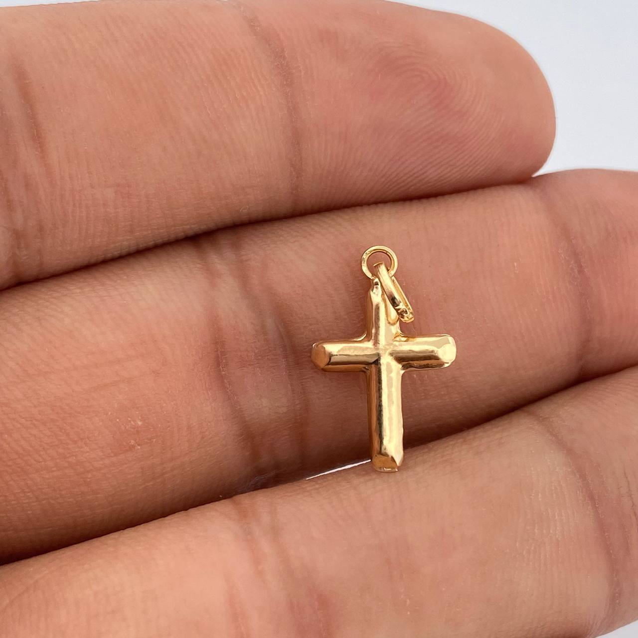 Dije Cruz Plana 0.45gr / 2cm / Oro Amarillo 18K &