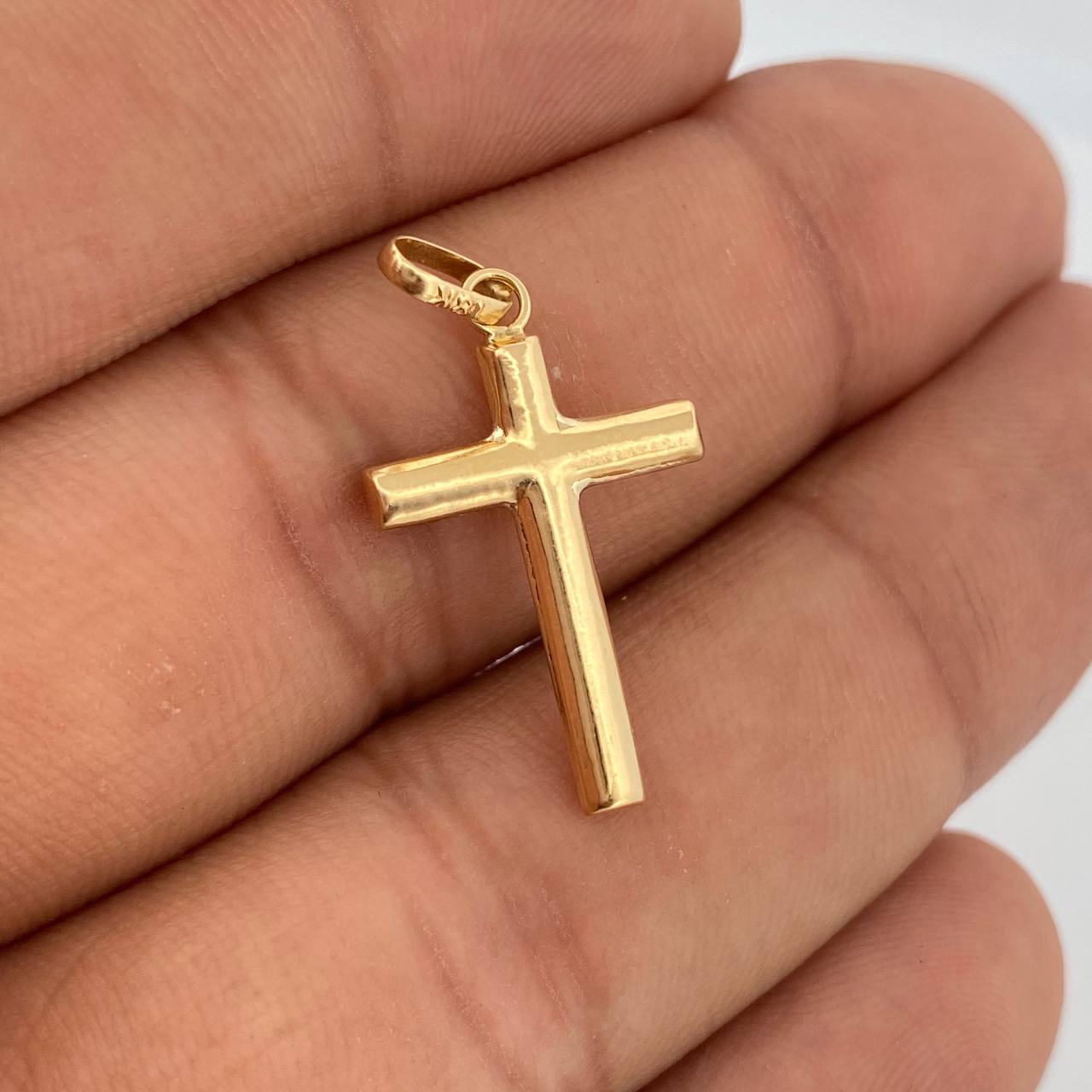 Dije Cruz Plana 0.7gr / 2.8cm / Oro Amarillo 18K &