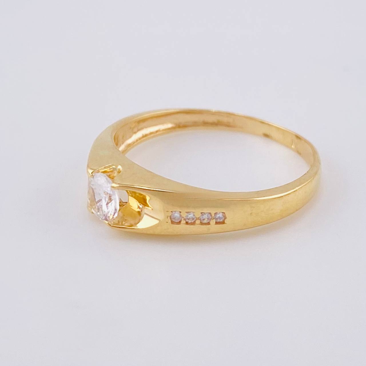 Anillo Solitario Intreccio 2.15 g / T6 3/4 Oro Amarillo 18K