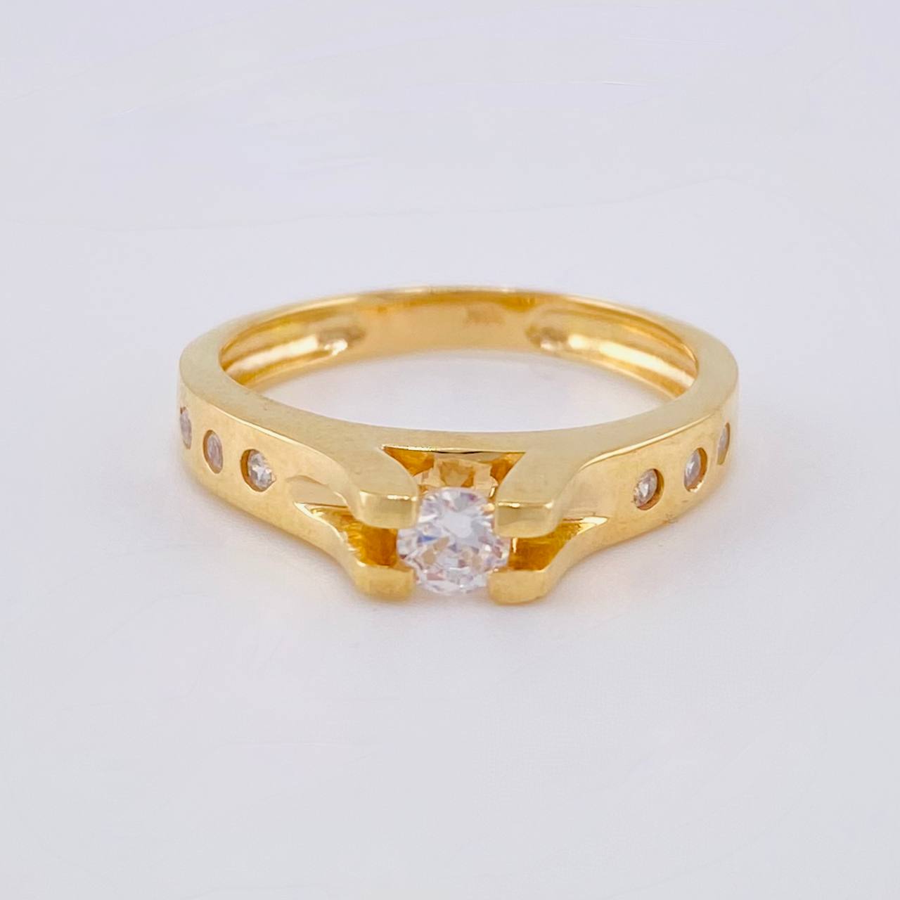 Anillo Solitario Esencia Dorada 3.45 g / T5 3/4 Oro Amarillo 18K