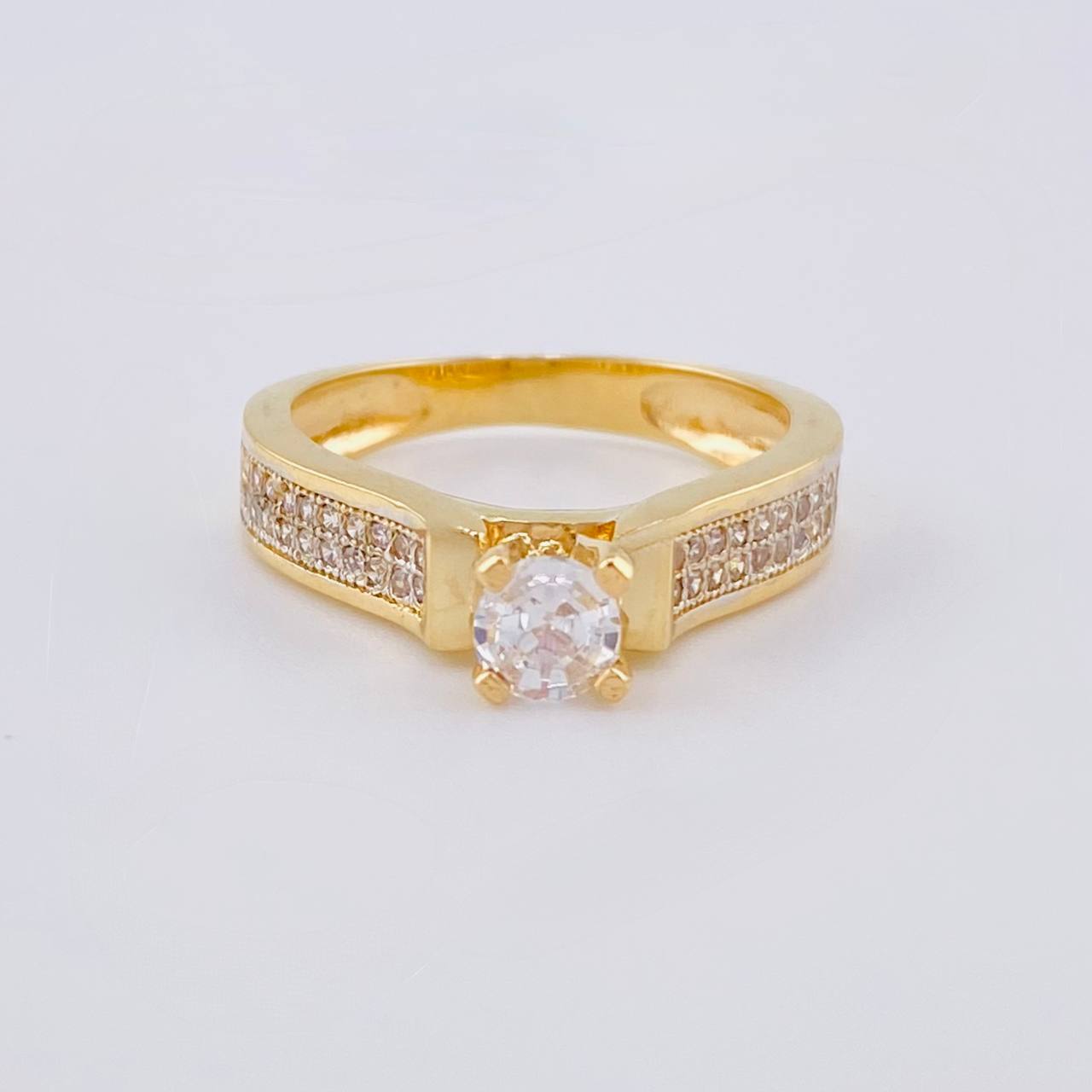 Anillo Solitario Cuatro Garras Tupido 4.25 g / T6 1/4 Oro Amarillo 18K