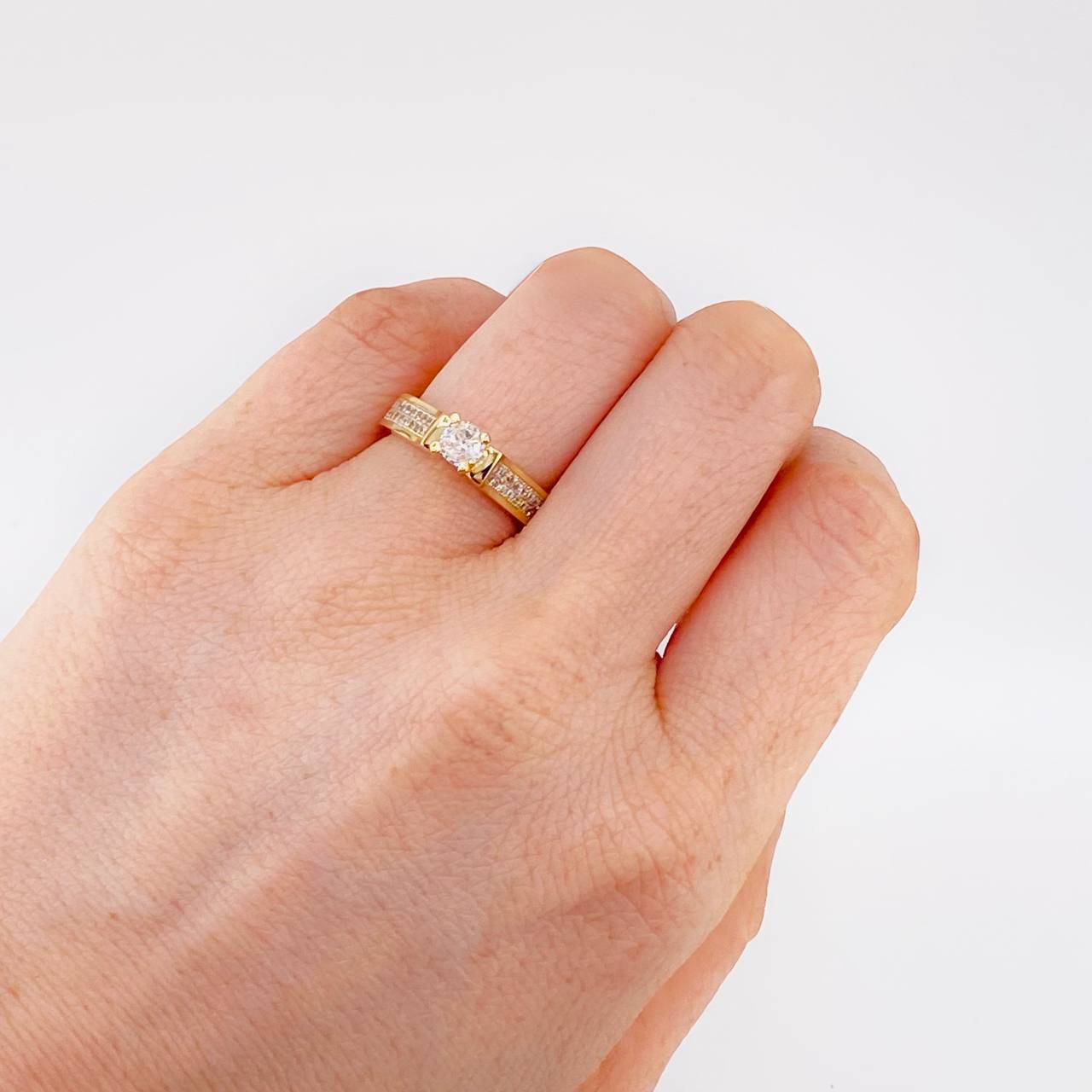 Anillo Solitario Cuatro Garras Tupido 4.25 g / T6 1/4 Oro Amarillo 18K