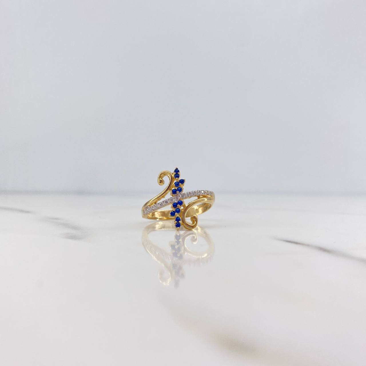 Anillo Ramas Elegante 2.9gr / T6 1/2 / Circones Azules Blancos Dos Oros Amarillo Blanco 18K $