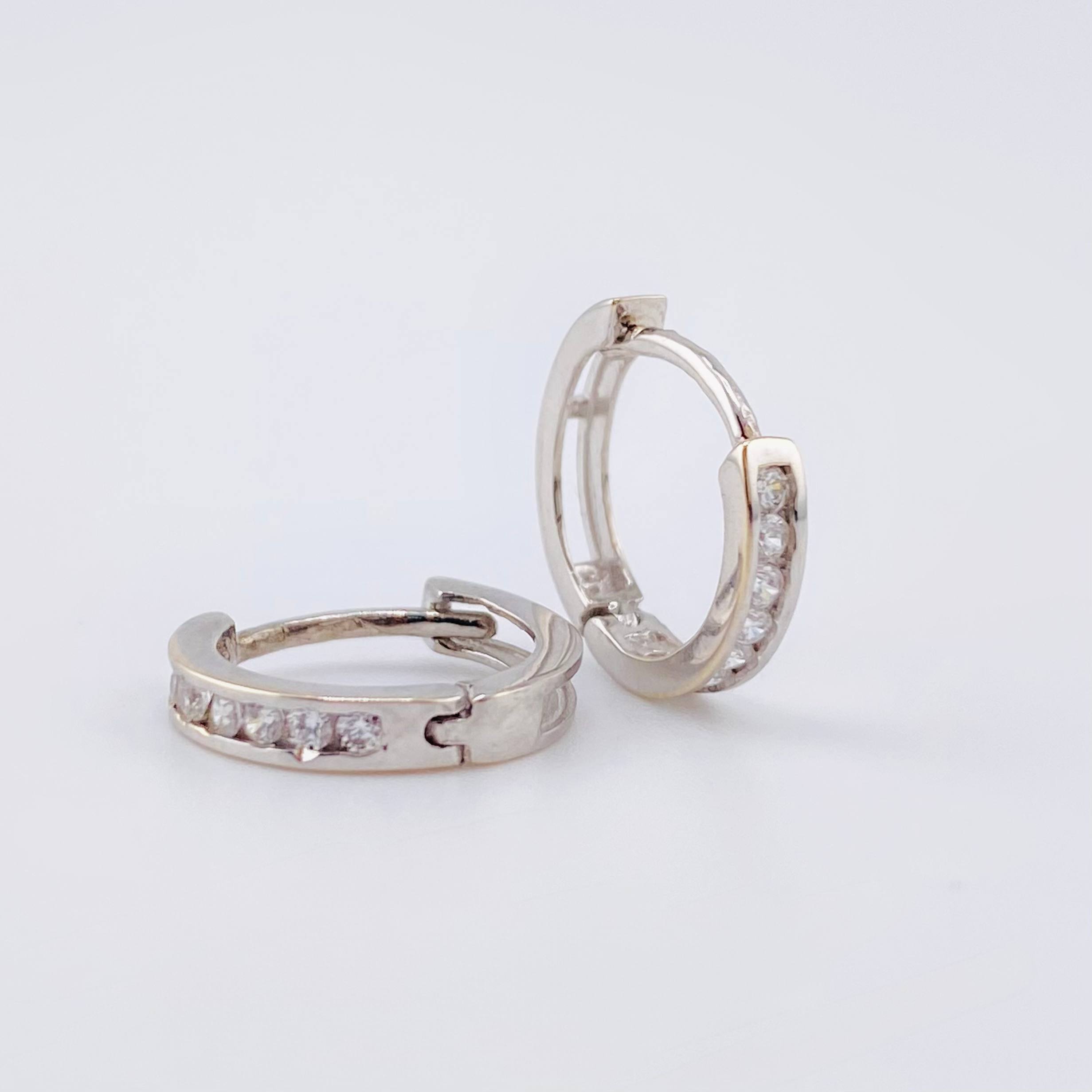 Candongas Carril 1.85gr / 1.3cm / Oro Blanco 18K