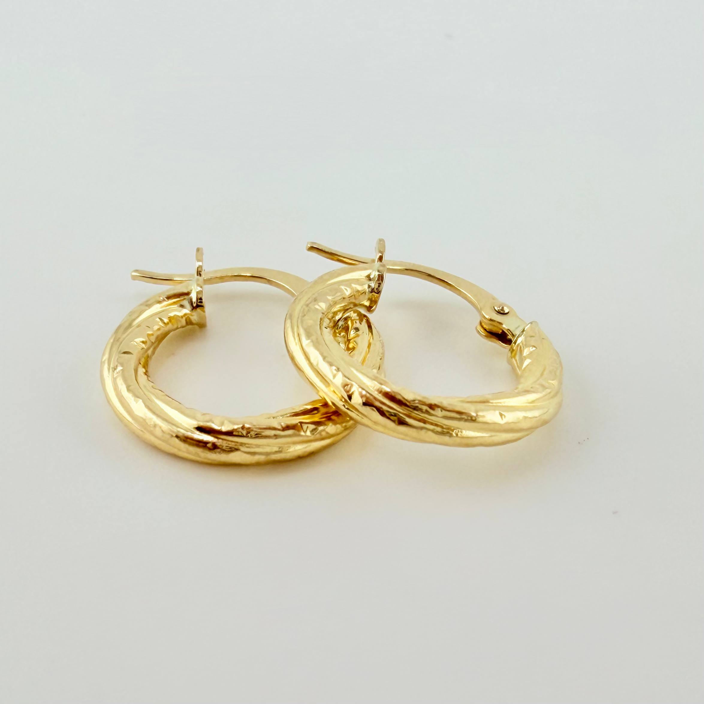 Candongas Sofi 1.4gr / 1.7cm / Oro Amarillo 18K