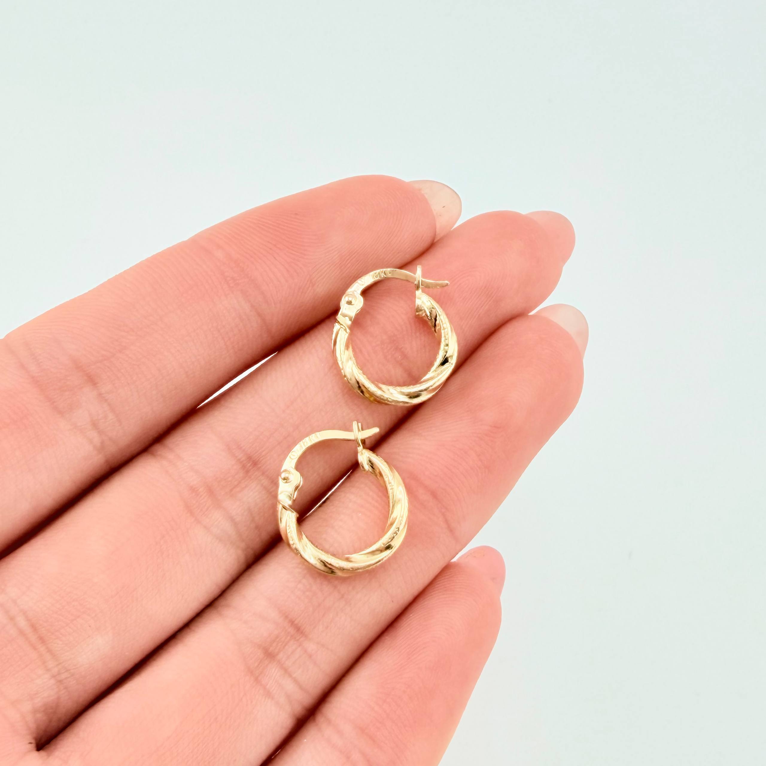 Candongas Sofi 0.9gr / 1.5cm / Oro Amarillo 18K