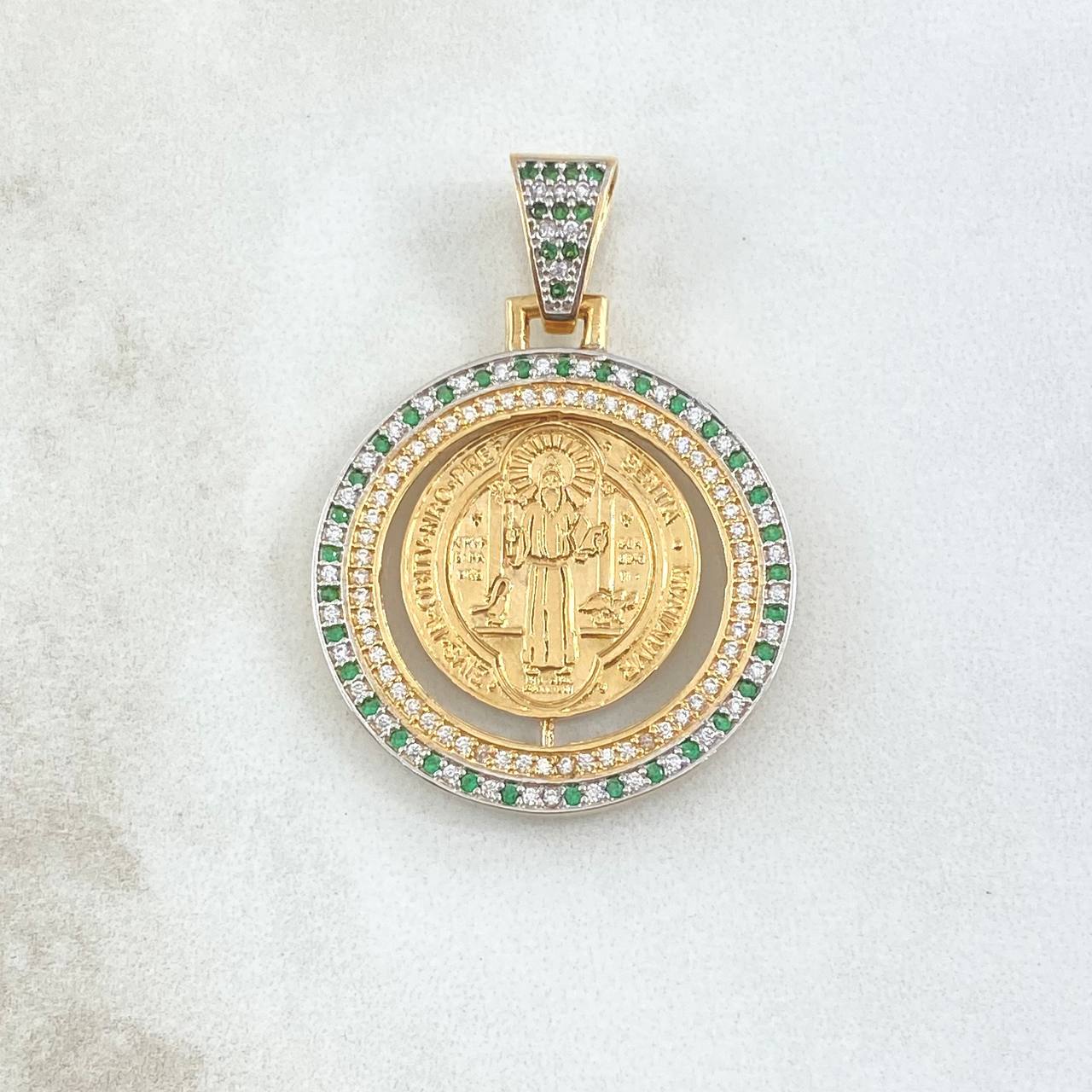 Dije San Benito Movil 7.95gr / 4cm / Circones Blancos Verdes Oro Amarillo 18K ©