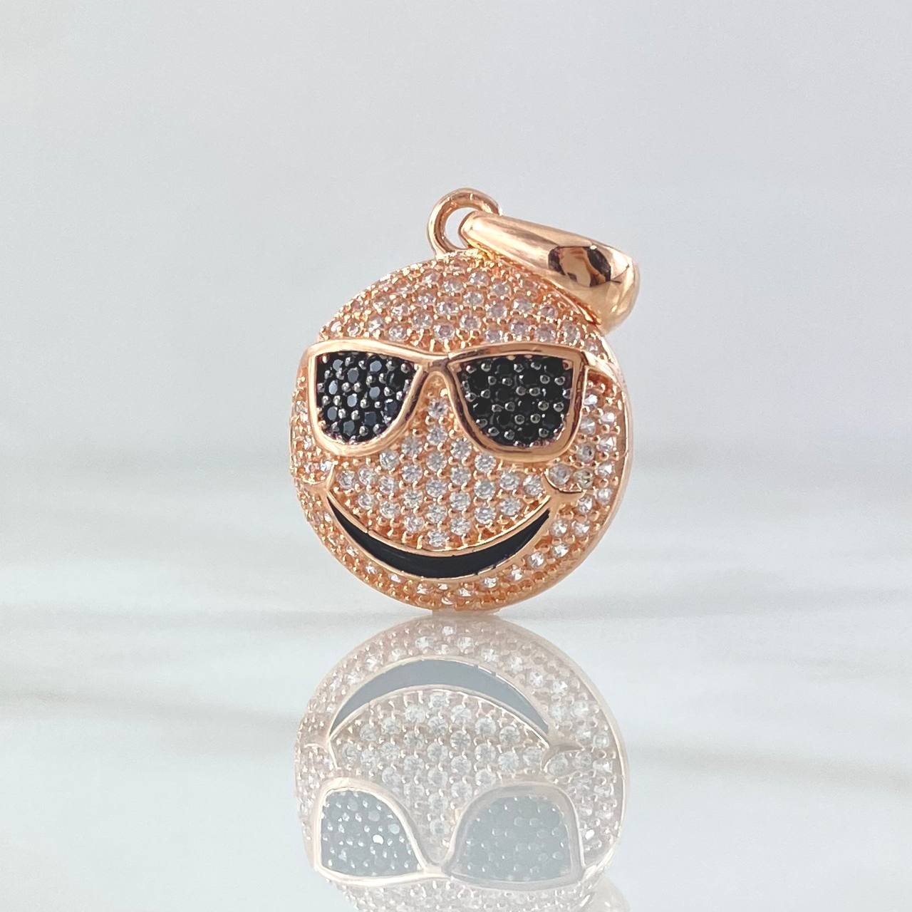Dije Emoji Con Gafas 3.7gr / 3cm / Circones Blancos Negros Oro Rosa 18K ©