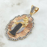 Dije Virgen Del Carmen 23.05gr / 8cm / Circones Blancos Negros Tres Oros 18K ©