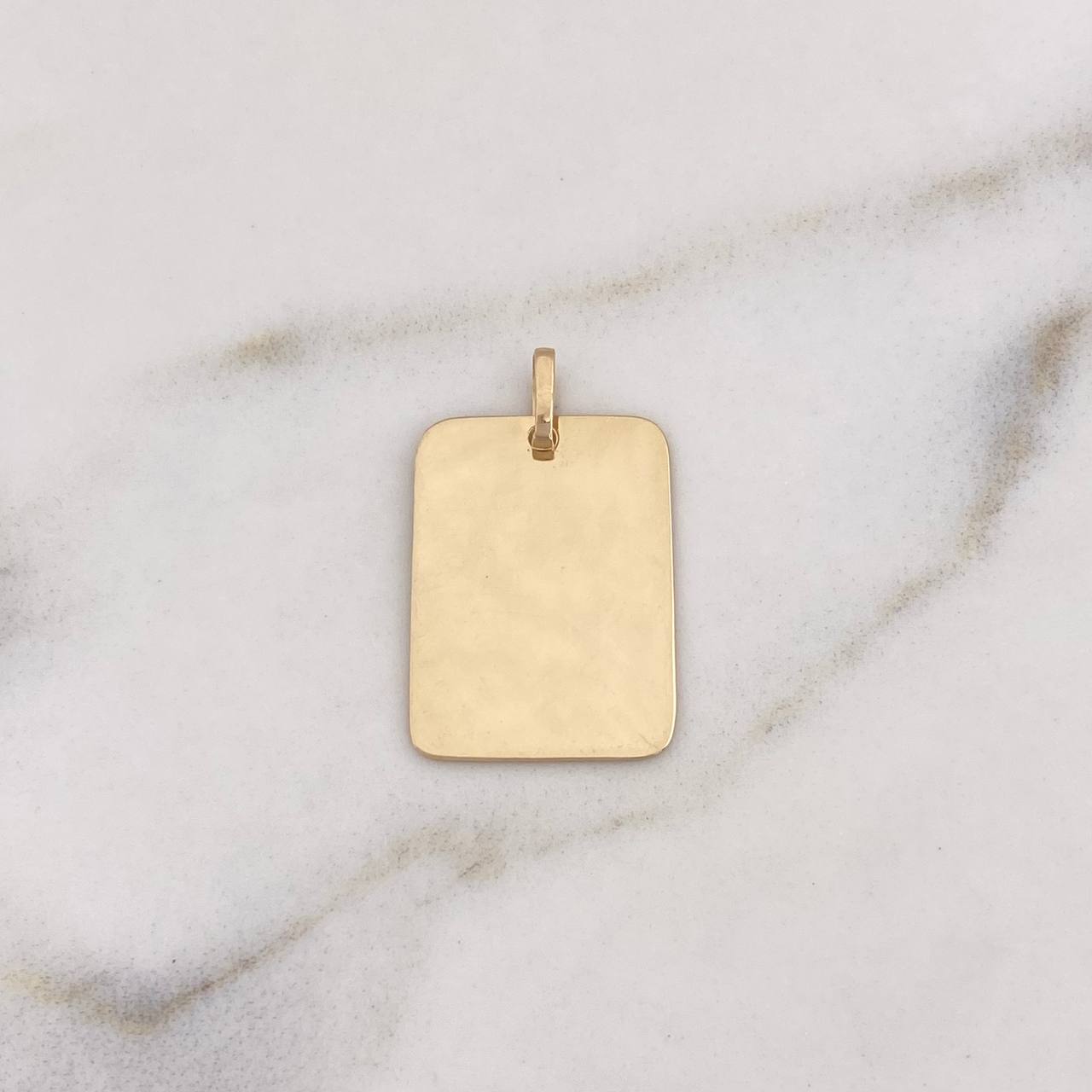 Dije Placa Rectangular 2.05gr / 2.4cm - 2.1cm*1.5cm / Oro Amarillo 18K $