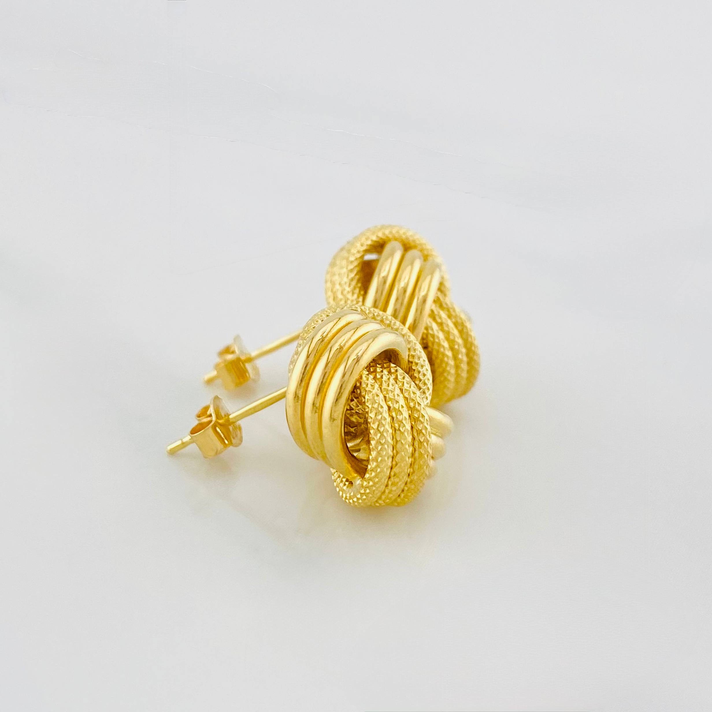 Topos Nudo 2.1g / 12.1mm Oro Amarillo 18K