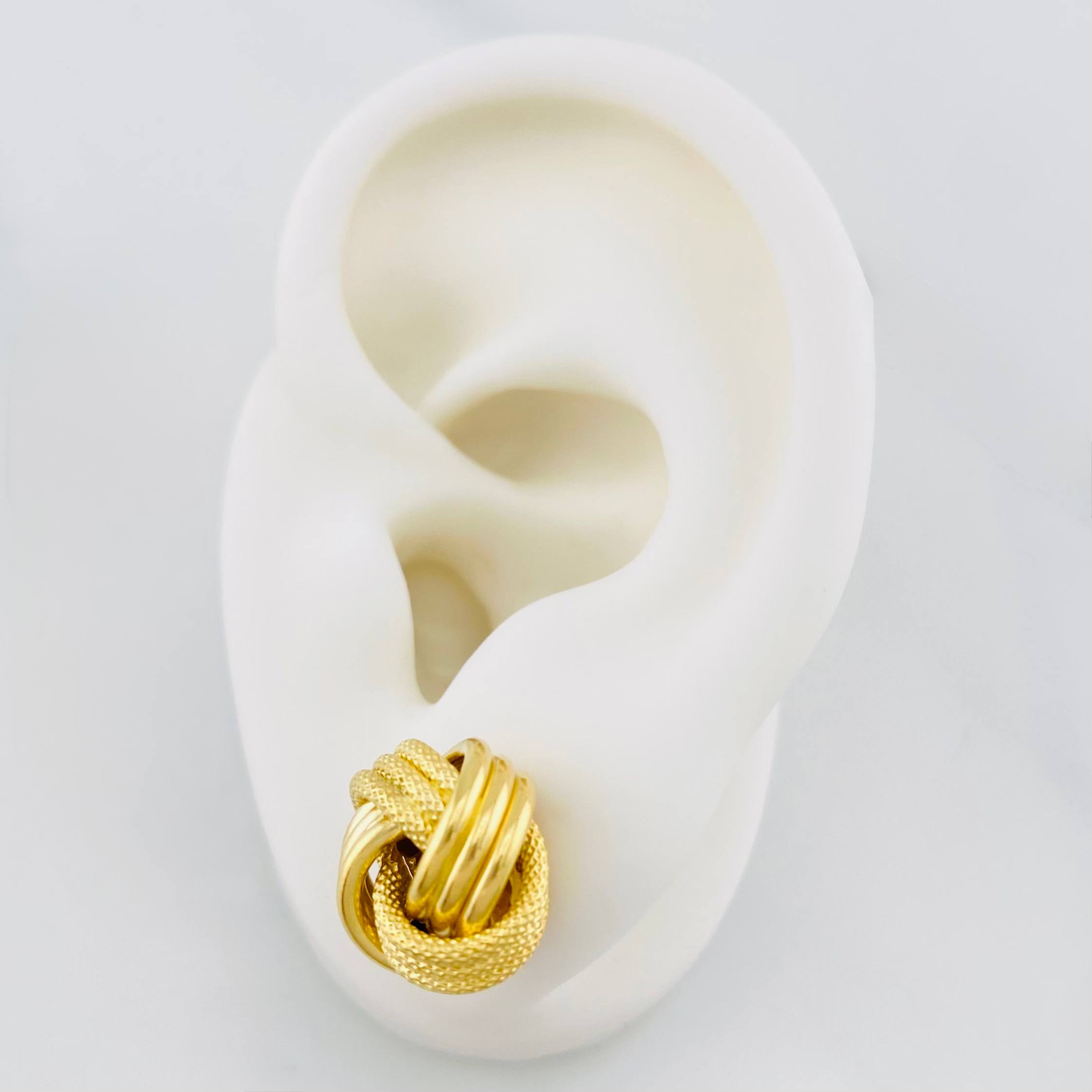 Topos Nudo 1.9g / 12.5mm Oro Amarillo 18K