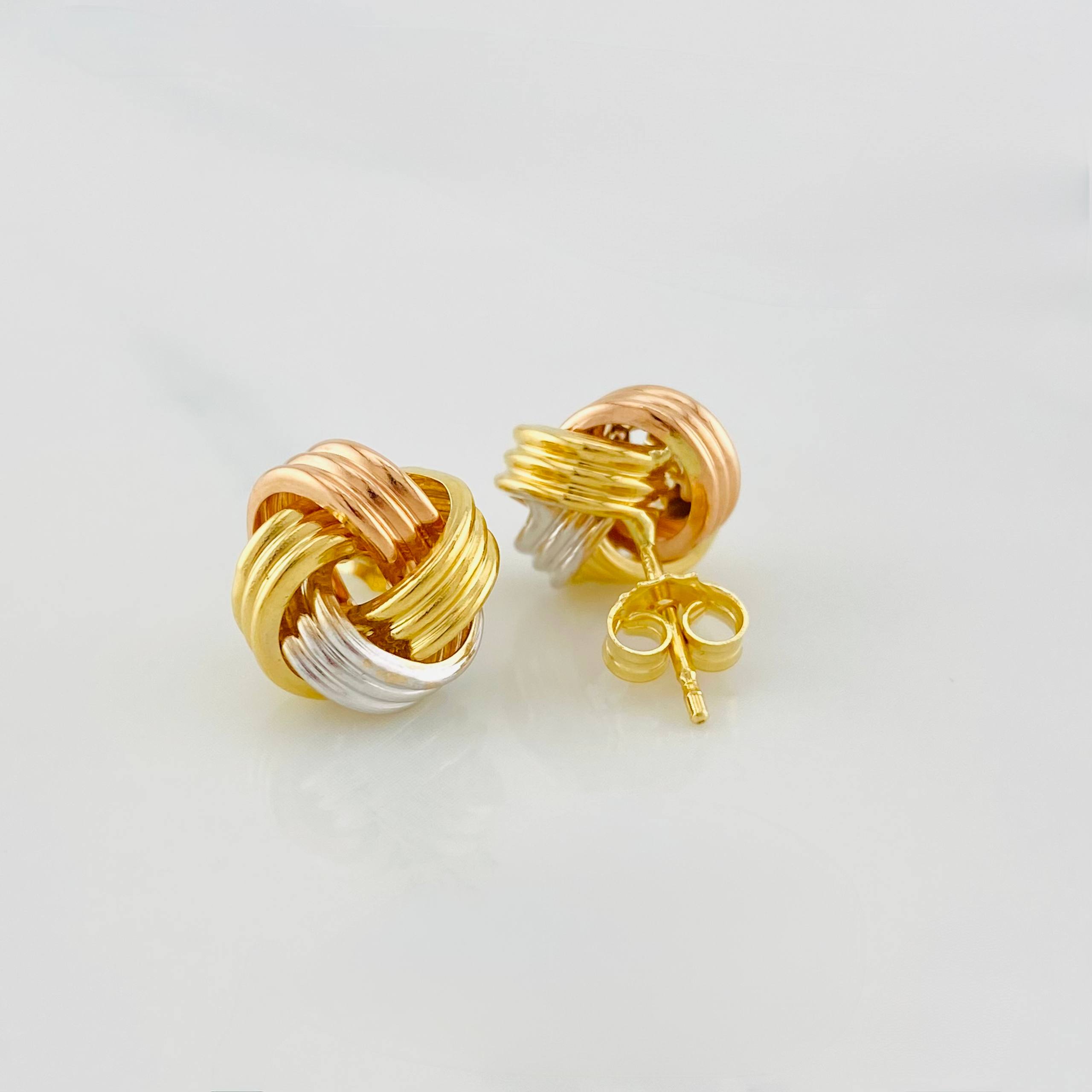 Topos Nudo 2.55g / 11.2mm Tres Oros 18K