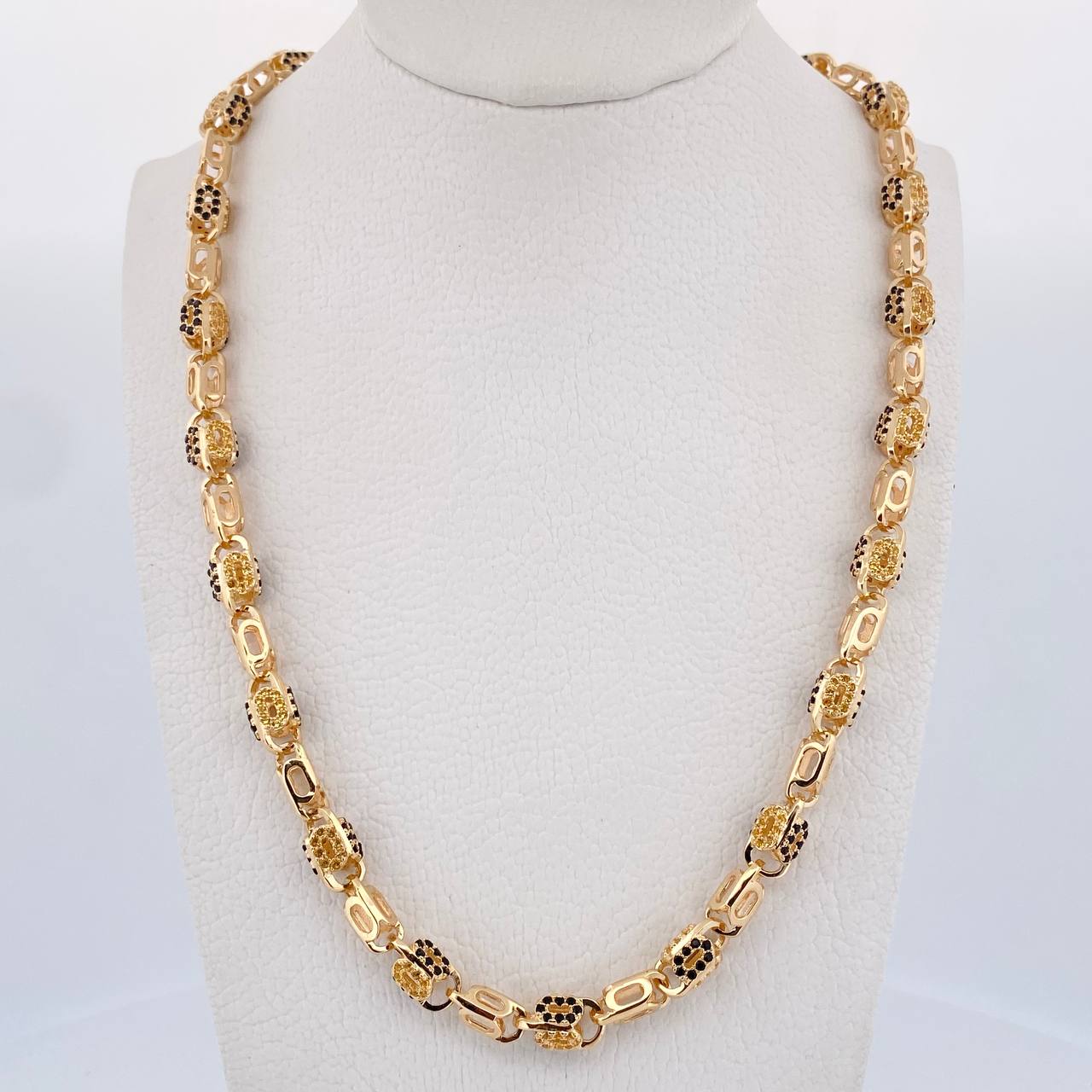 Cadena Rustica Ovalos 53.3gr / 62.9cm / 5.5mm Circones Amarillos Negros Oro Amarillo 18K $