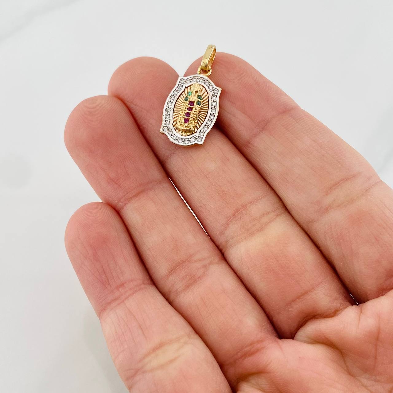 Dije Virgen Guadalupe 2.35g / 2.3cm Tres Oros 18K