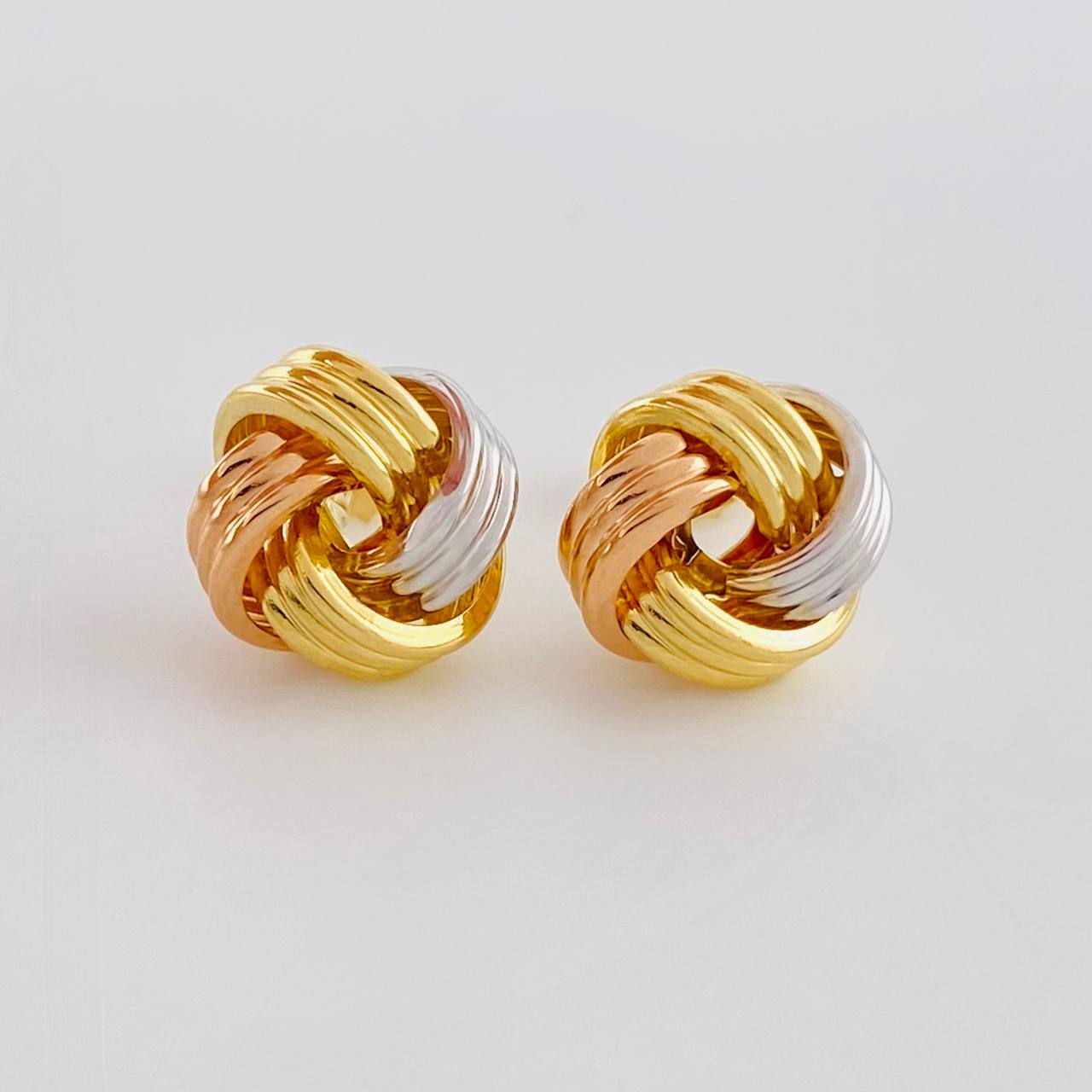 Topos Nudo 2.55g / 10.2mm Tres Oros 18K