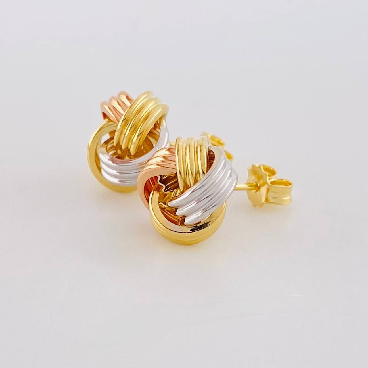 Topos Nudo 2.55g / 10.2mm Tres Oros 18K