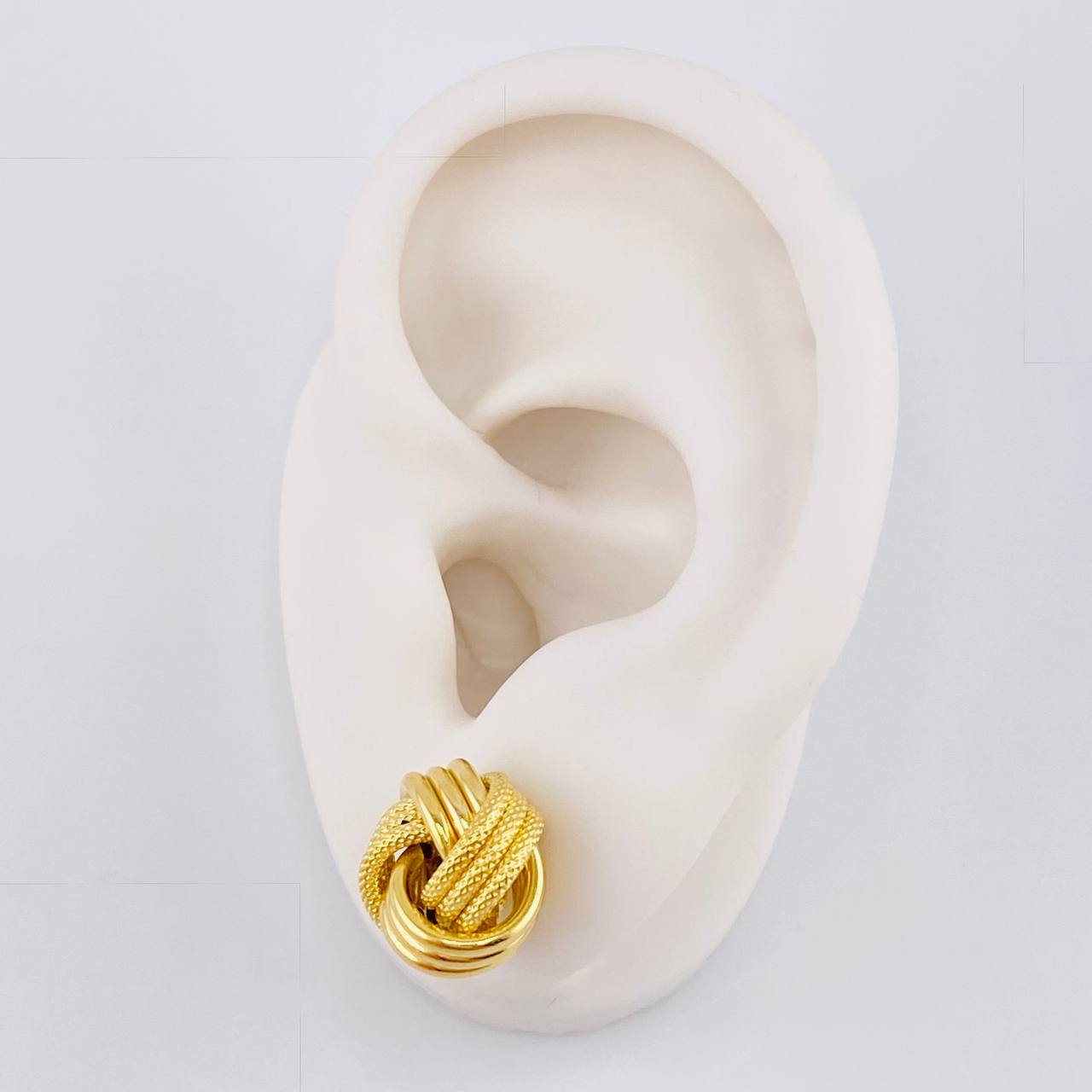 Topos Nudo 1.9g / 13mm Oro Amarillo 18K
