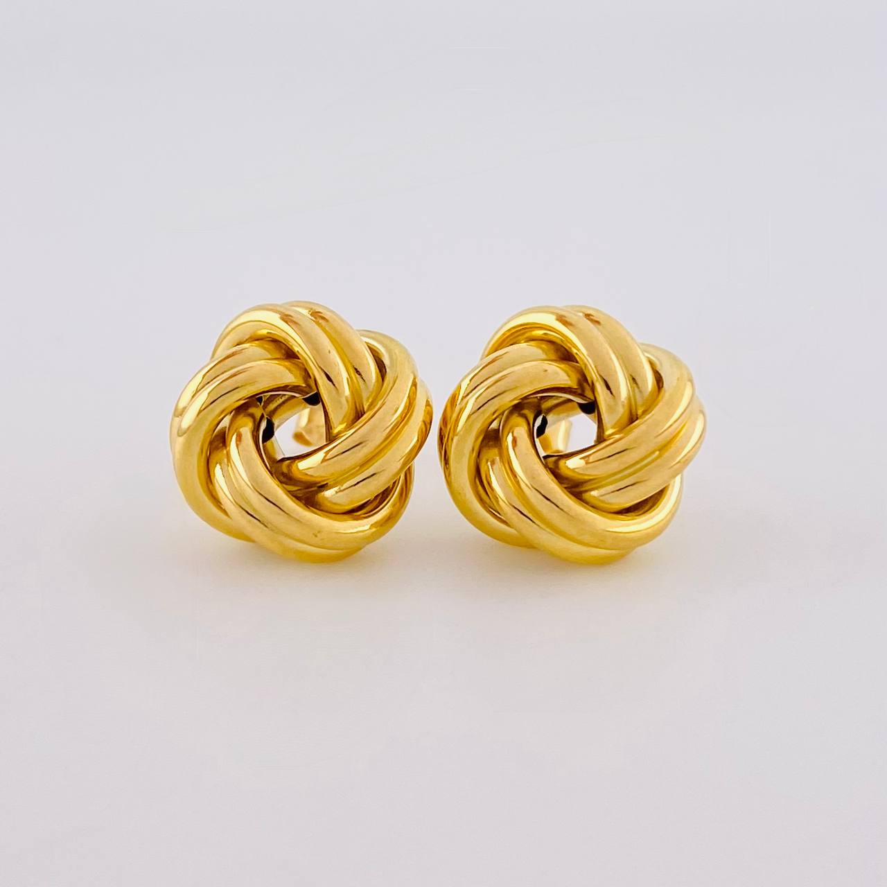 Topos Nudo 2.2g / 13.3mm Oro Amarillo 18K