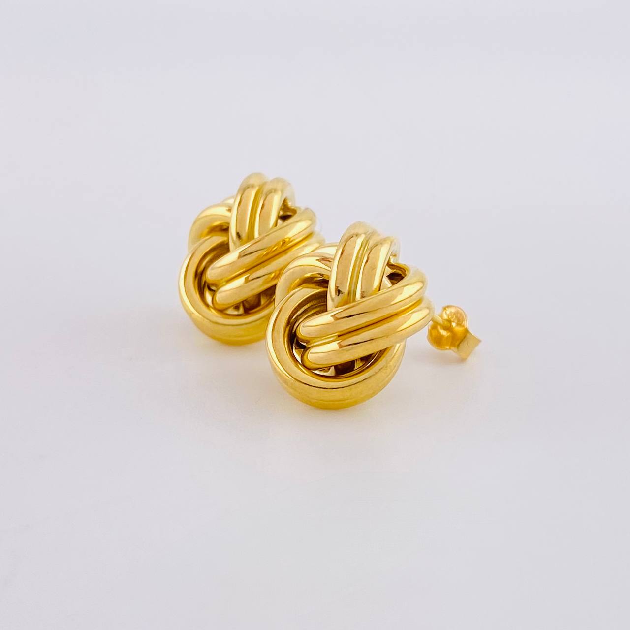 Topos Nudo 2.2g / 13.3mm Oro Amarillo 18K