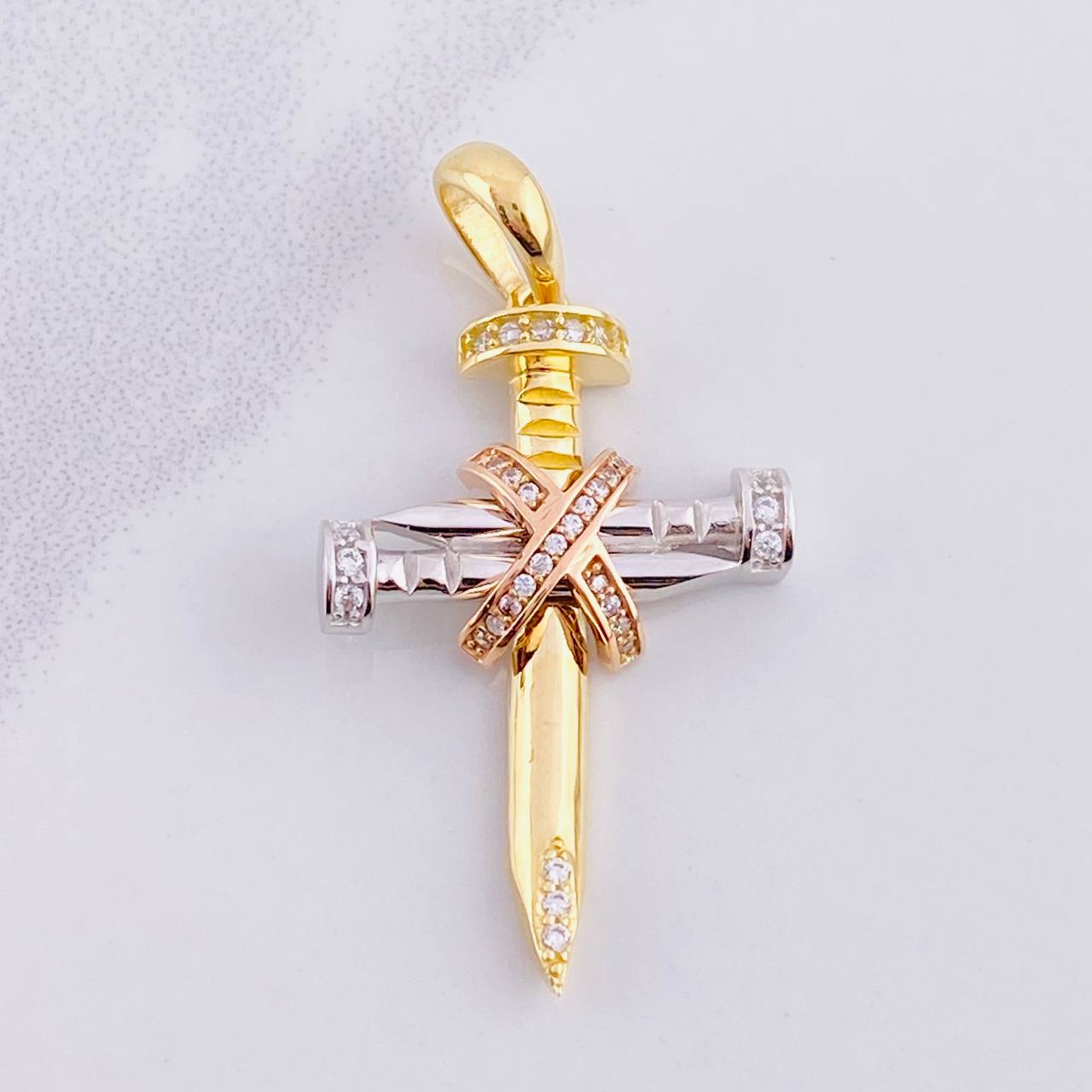 Dije Cruz Clavo Penitencia 5.1g / 4cm Tres Oros 18K